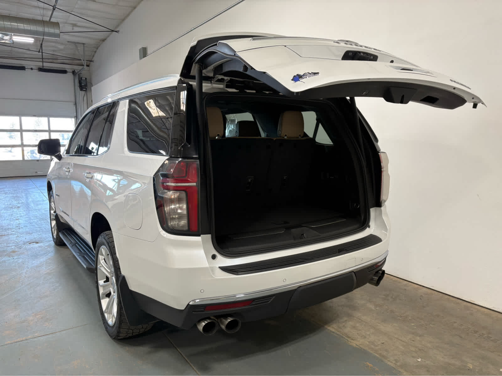Thumbnail: 2021 Chevrolet Tahoe - 4