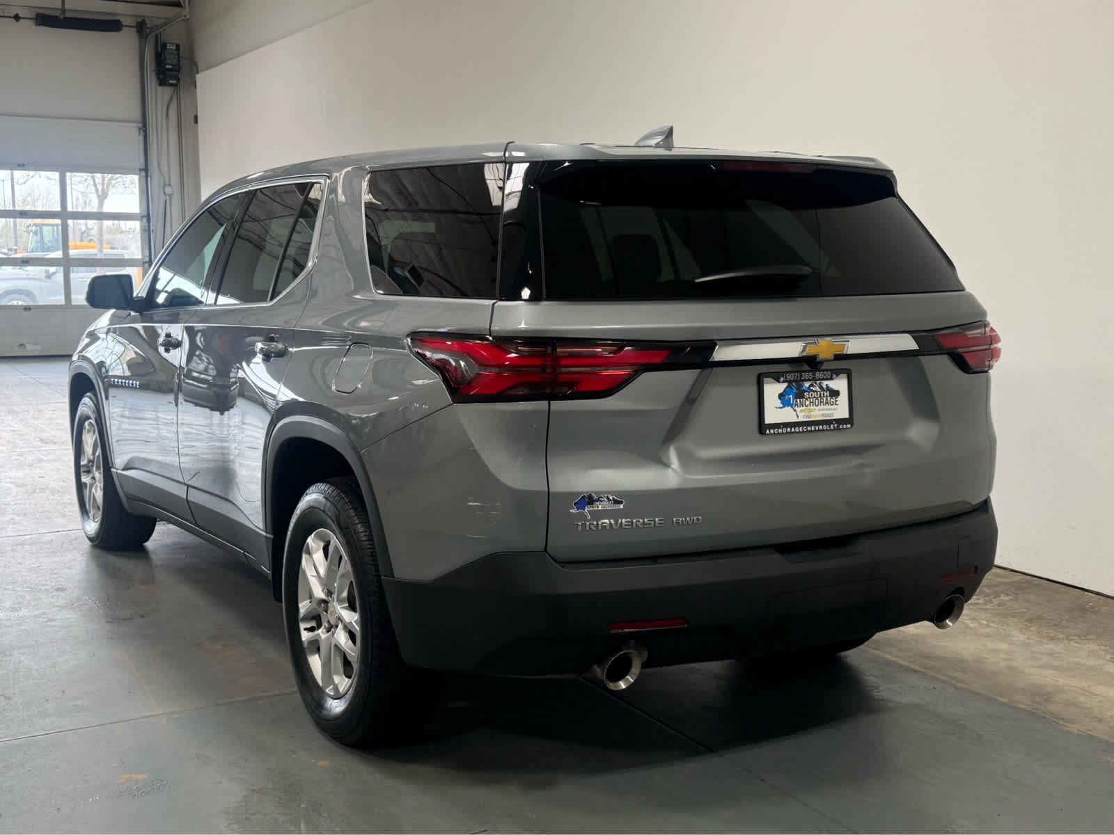 Thumbnail: 2023 Chevrolet Traverse - 3
