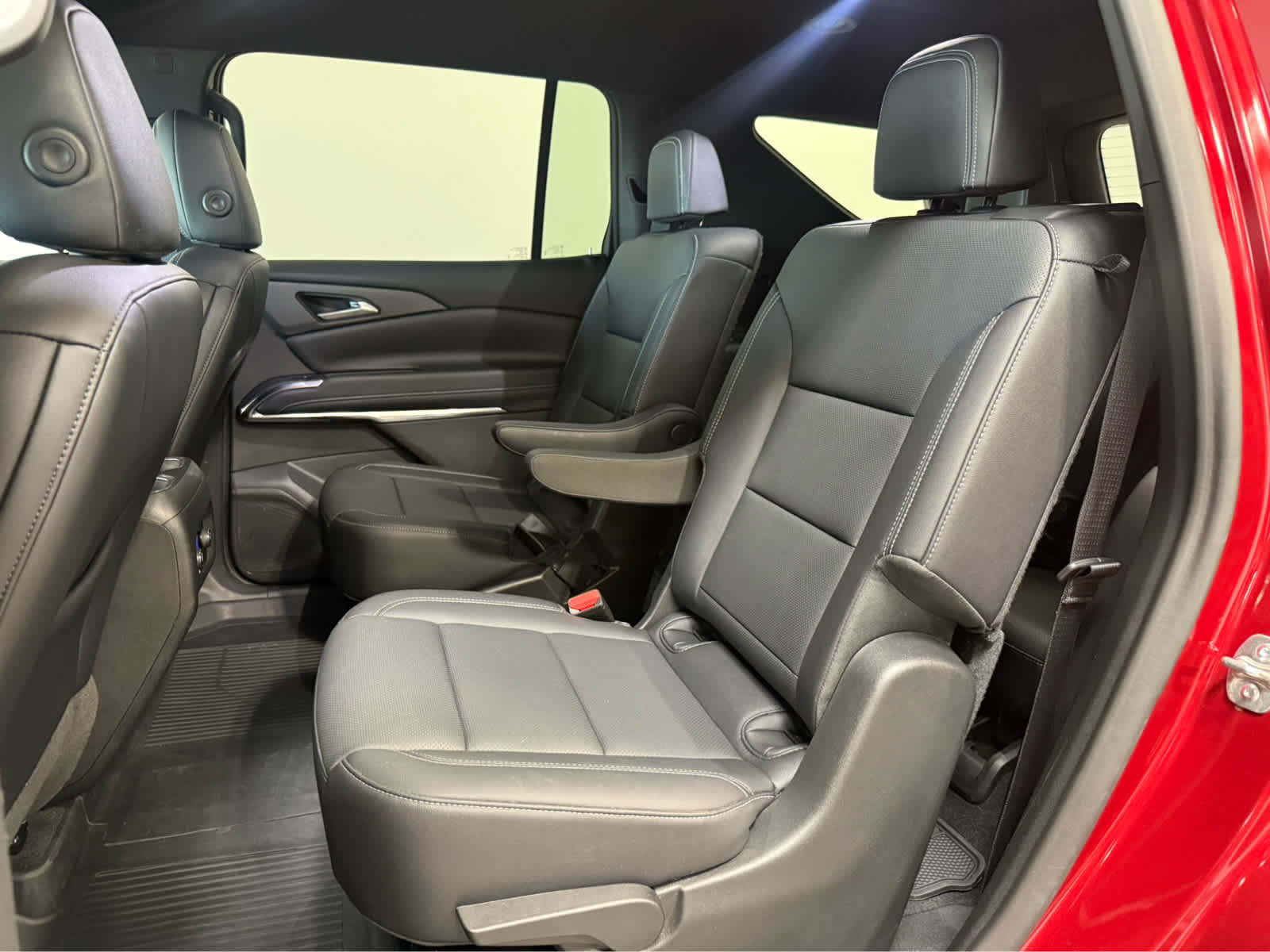 Thumbnail: 2025 Chevrolet Traverse - 14