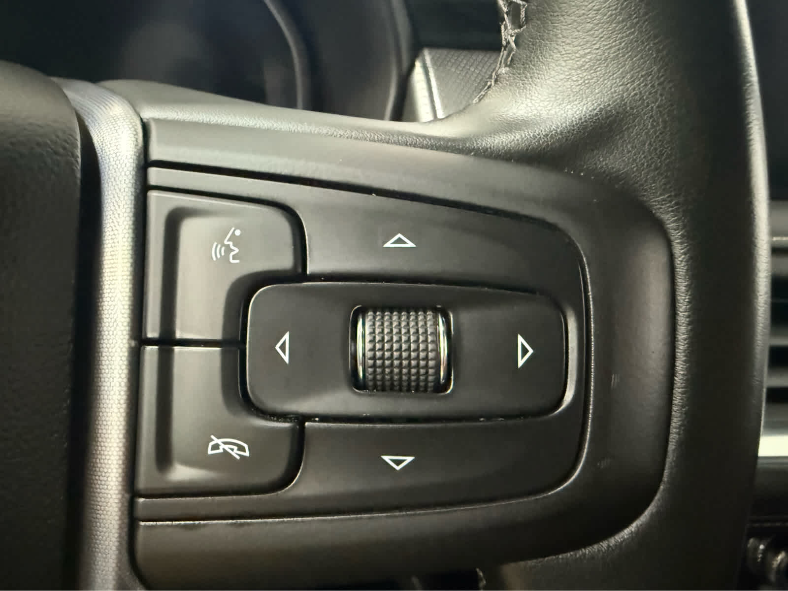 Thumbnail: 2023 GMC Yukon XL - 19