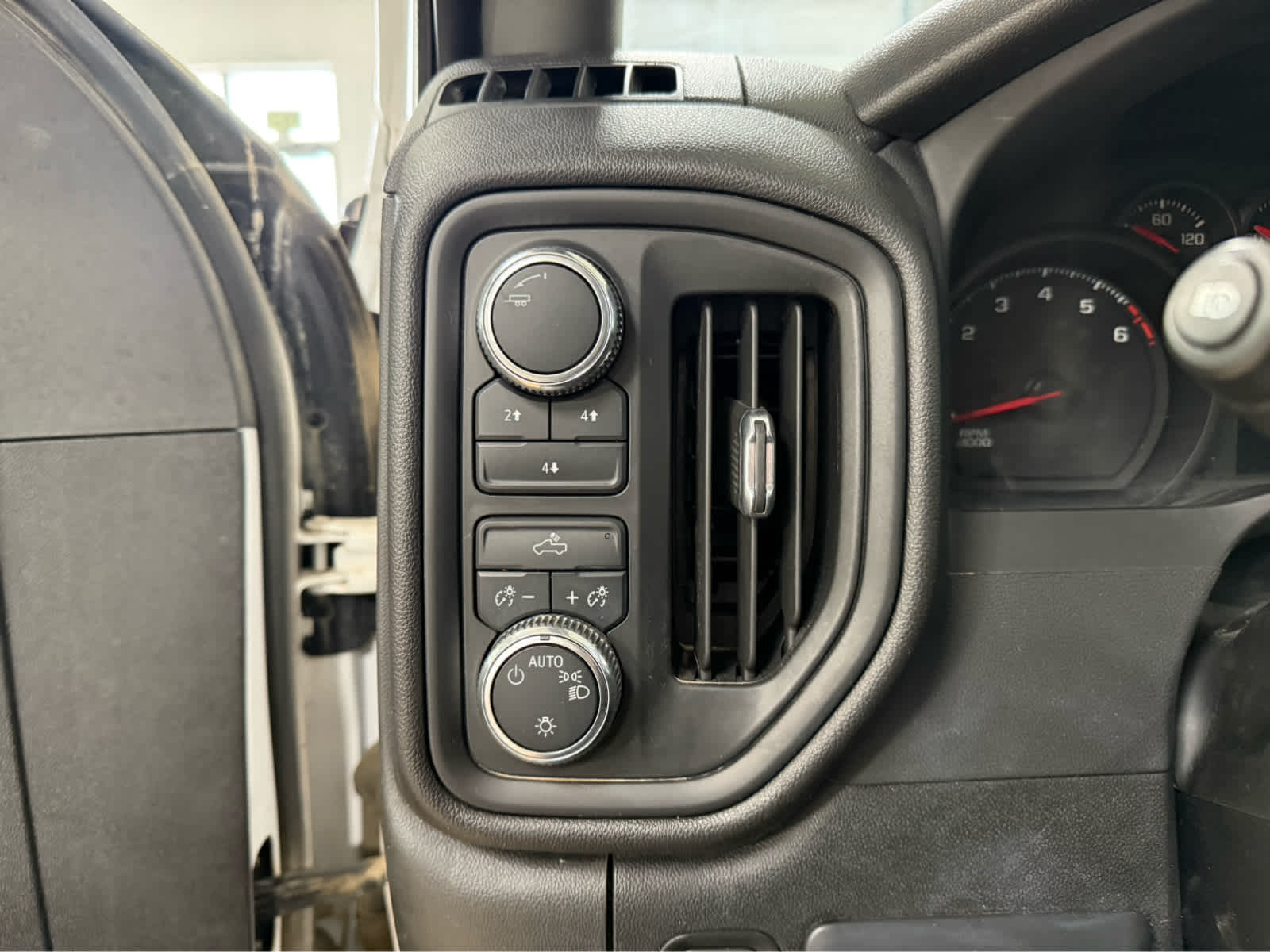 Thumbnail: 2024 GMC Sierra 3500 - 26
