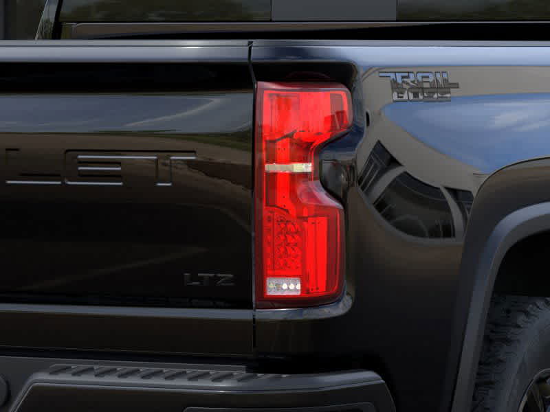 2025 Chevrolet Silverado 2500 LTZ 8