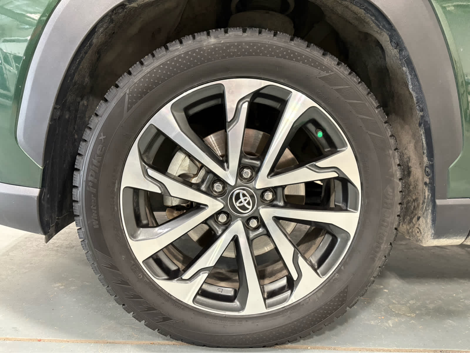 Thumbnail: 2023 Toyota Corolla Cross - 10