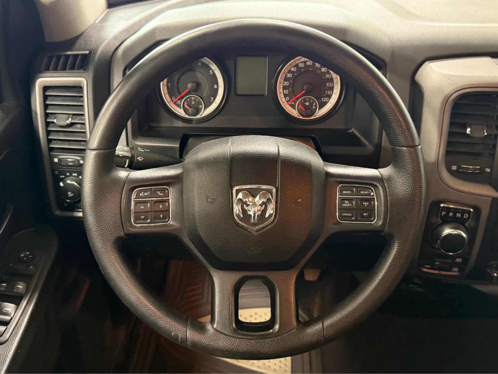 Thumbnail: 2019 RAM 1500 Classic - 16