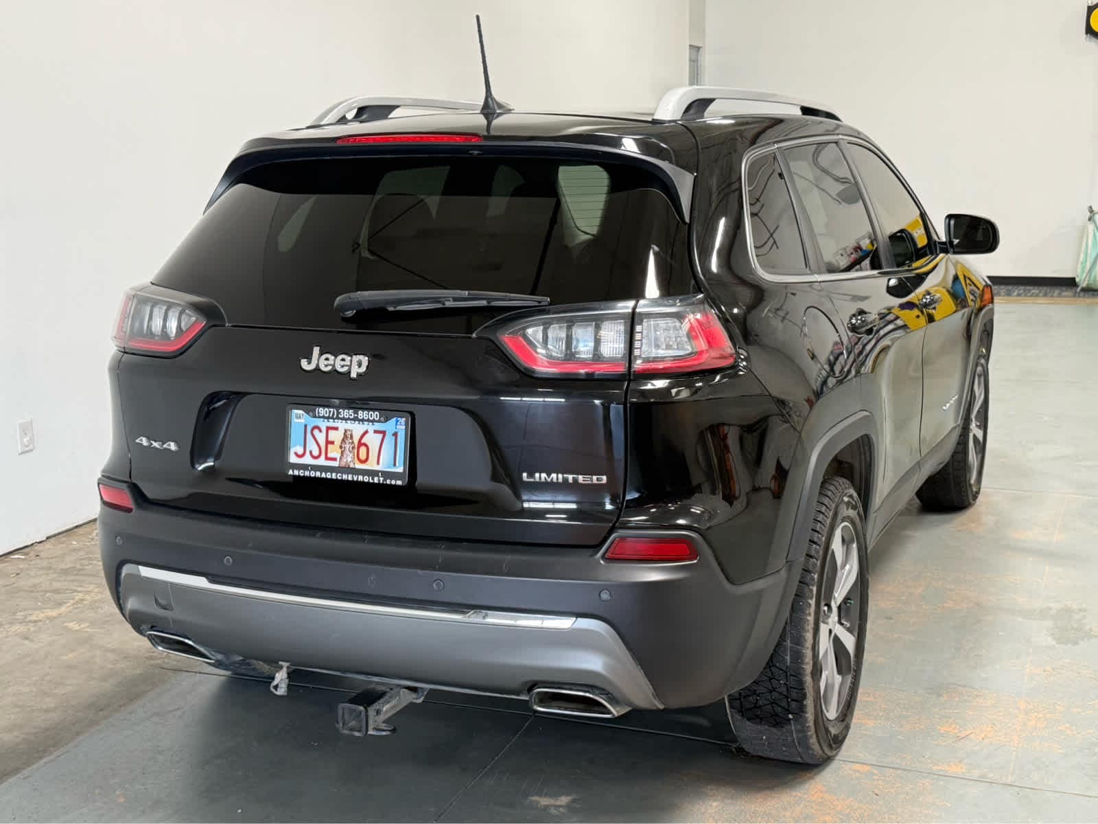 Thumbnail: 2019 Jeep Cherokee - 7