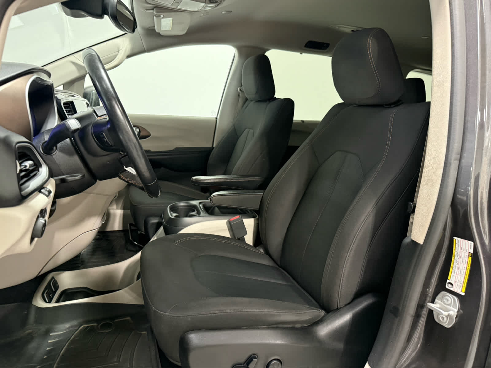 Thumbnail: 2019 Chrysler Pacifica - 13