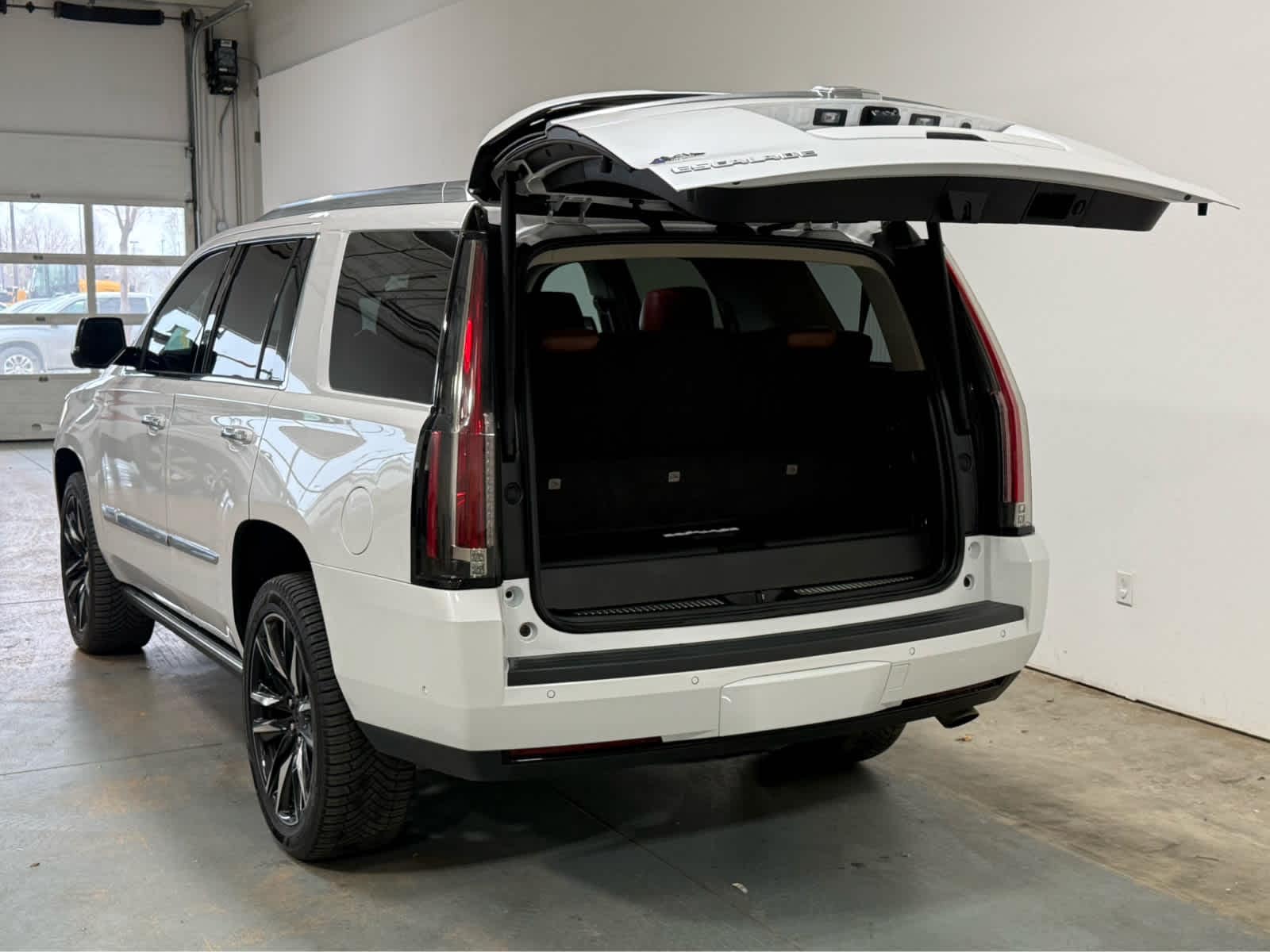 Thumbnail: 2020 Cadillac Escalade - 5