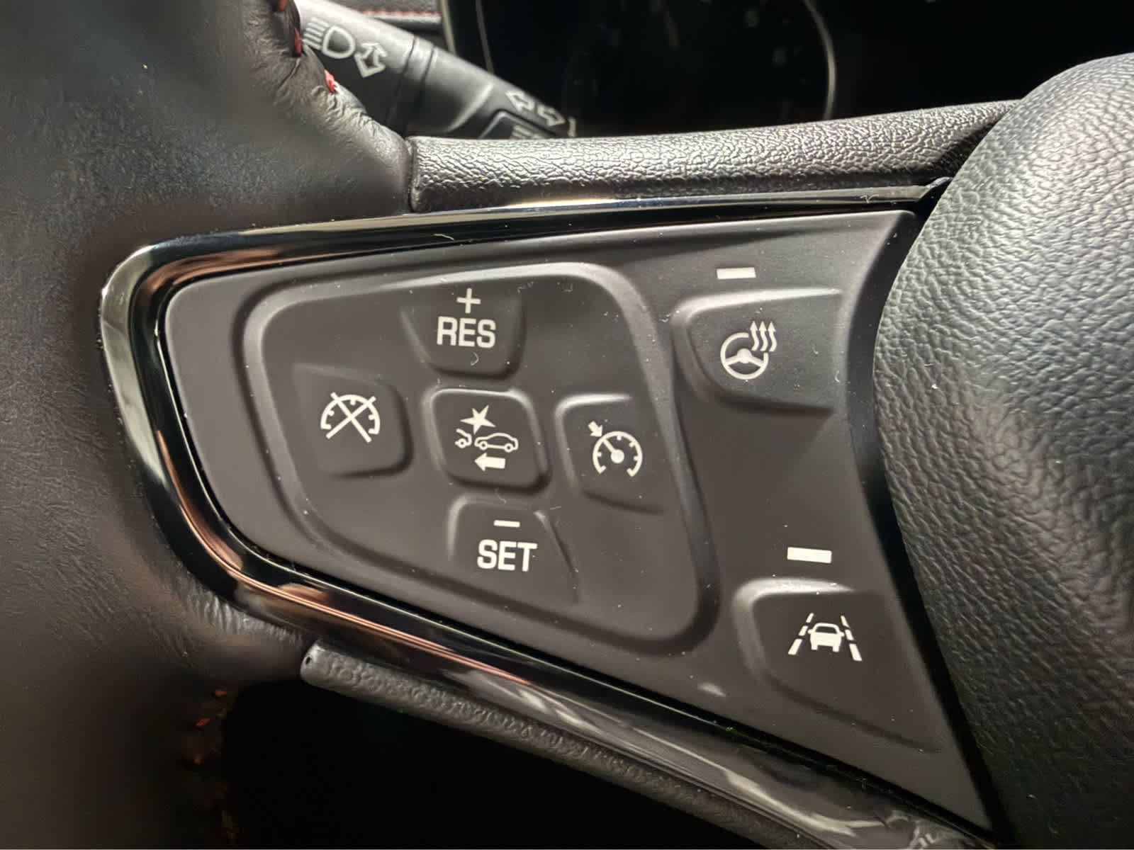 Thumbnail: 2022 Chevrolet Equinox - 16
