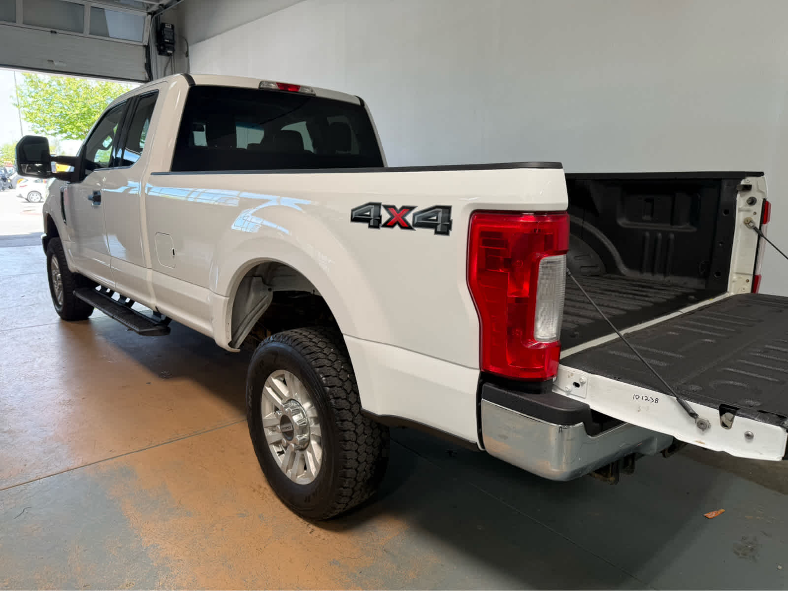 Thumbnail: 2019 Ford F-350 - 3