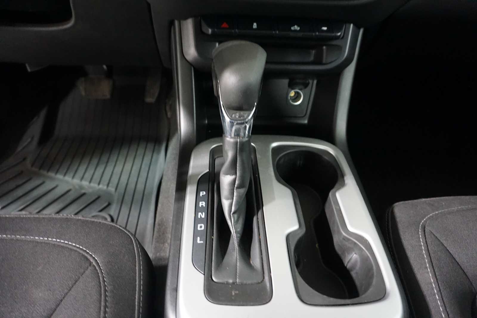 Thumbnail: 2022 Chevrolet Colorado - 15