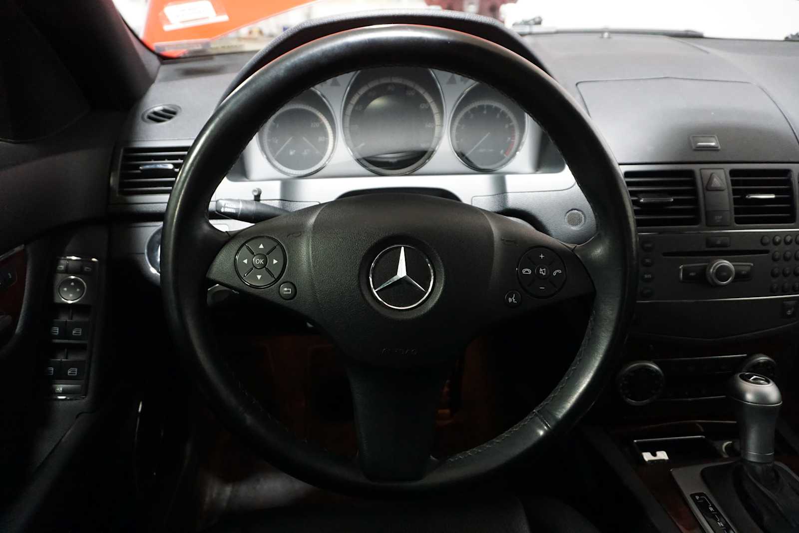Thumbnail: 2010 Mercedes-Benz C-Class - 20