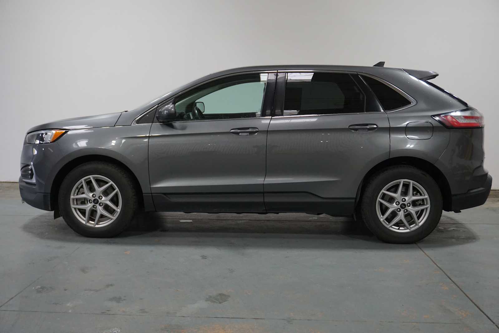Thumbnail: 2023 Ford Edge - 2