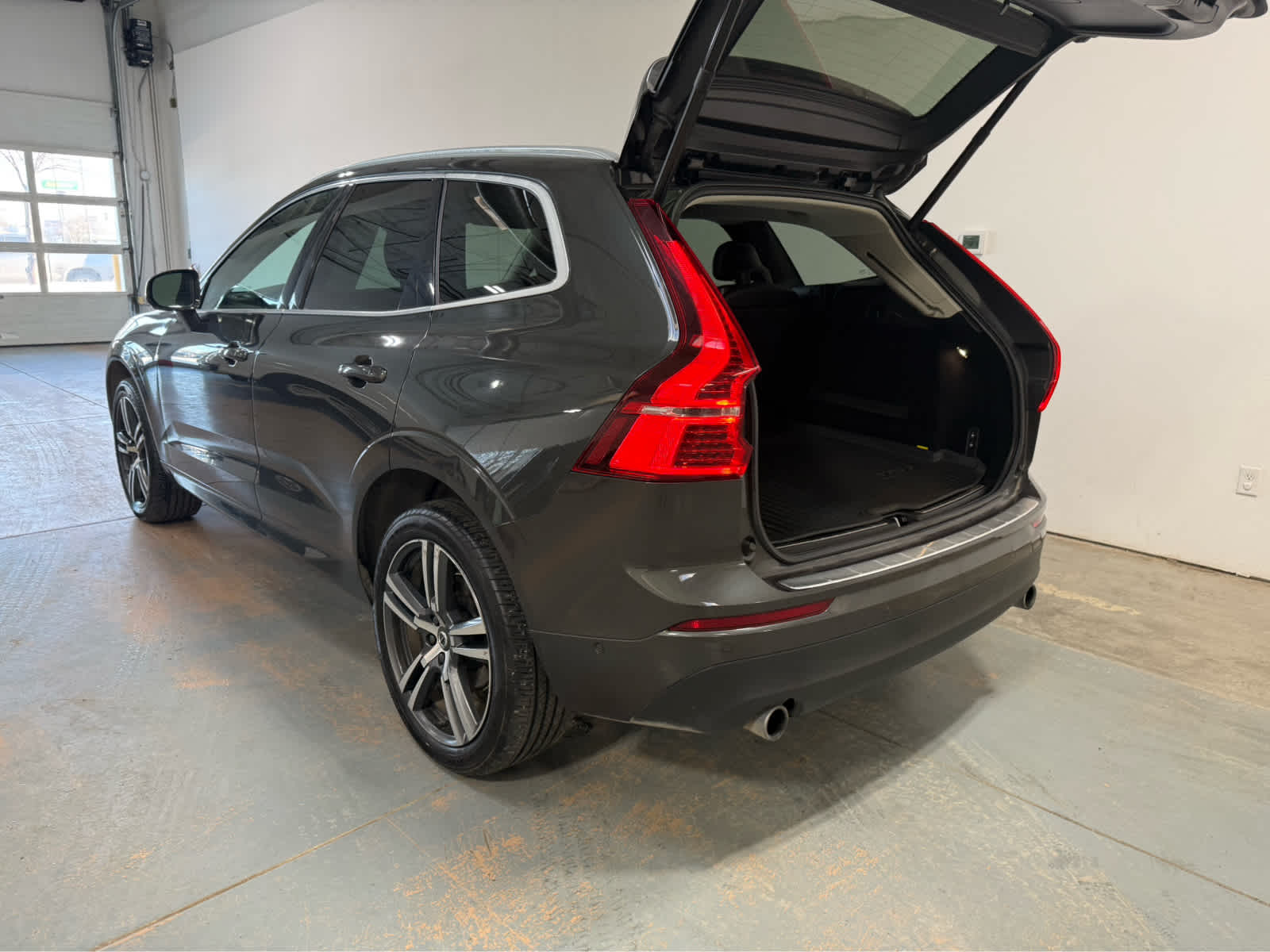 Thumbnail: 2019 Volvo XC60 - 4