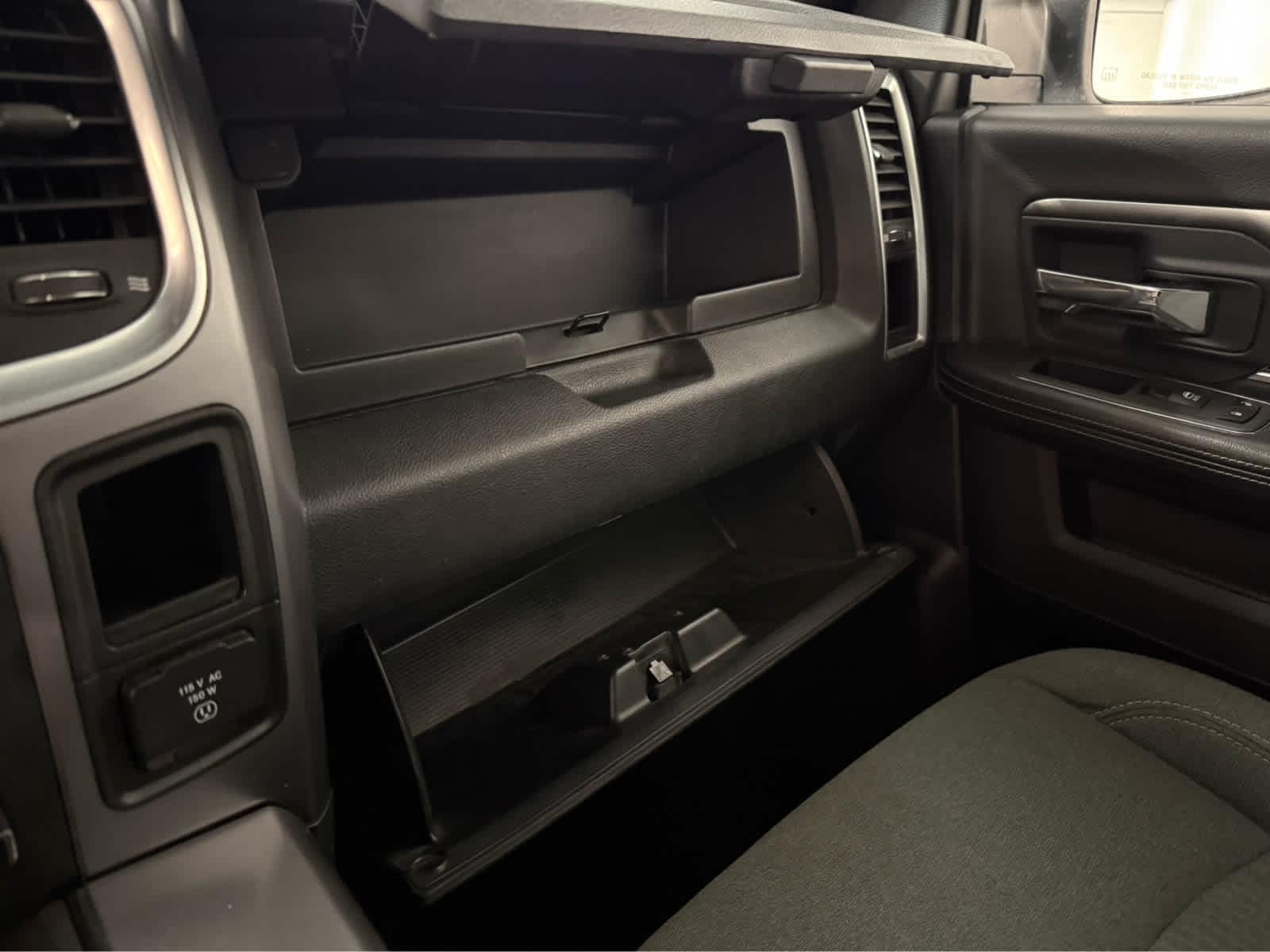 Thumbnail: 2023 RAM 1500 Classic - 21