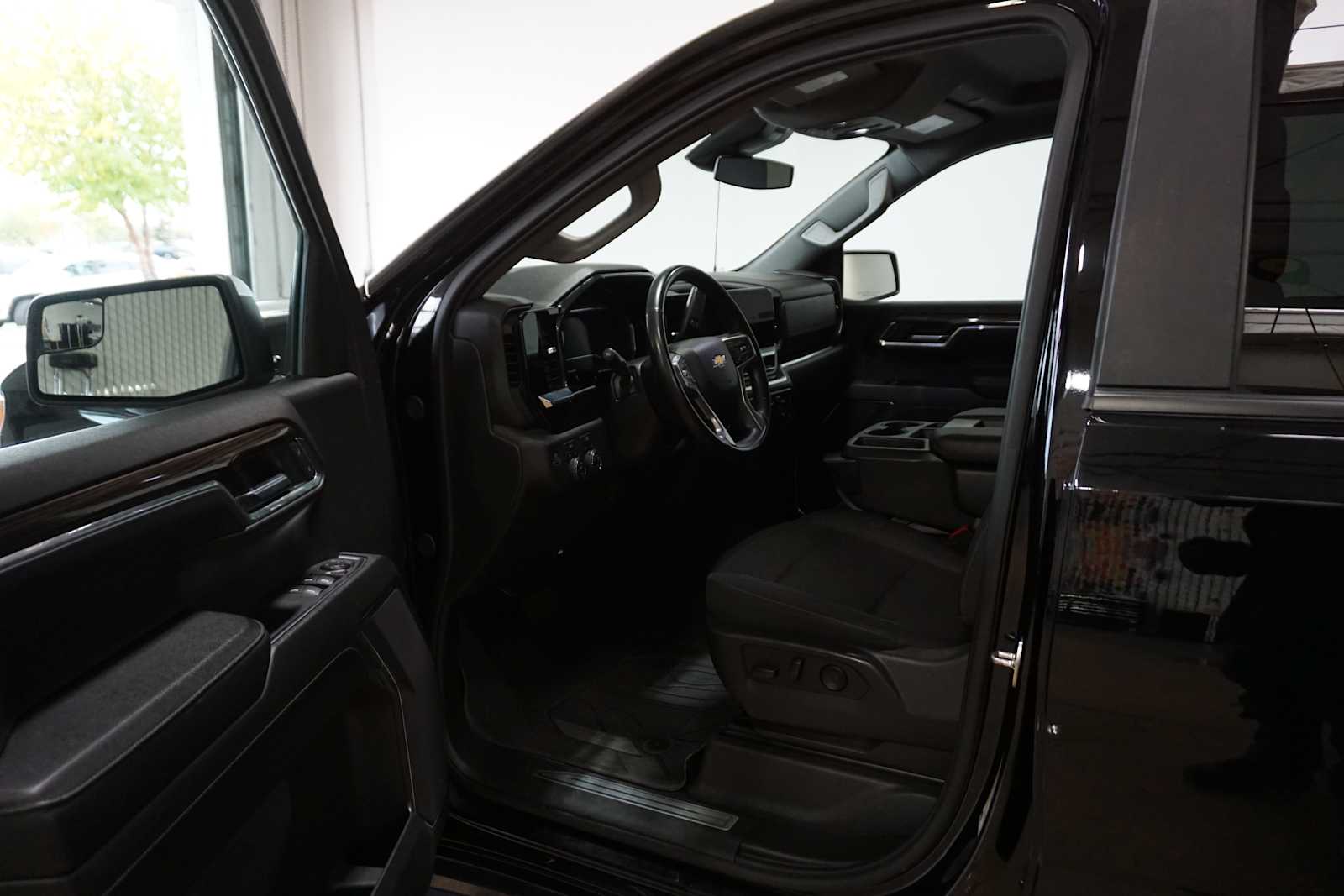 Thumbnail: 2024 Chevrolet Silverado 1500 - 7