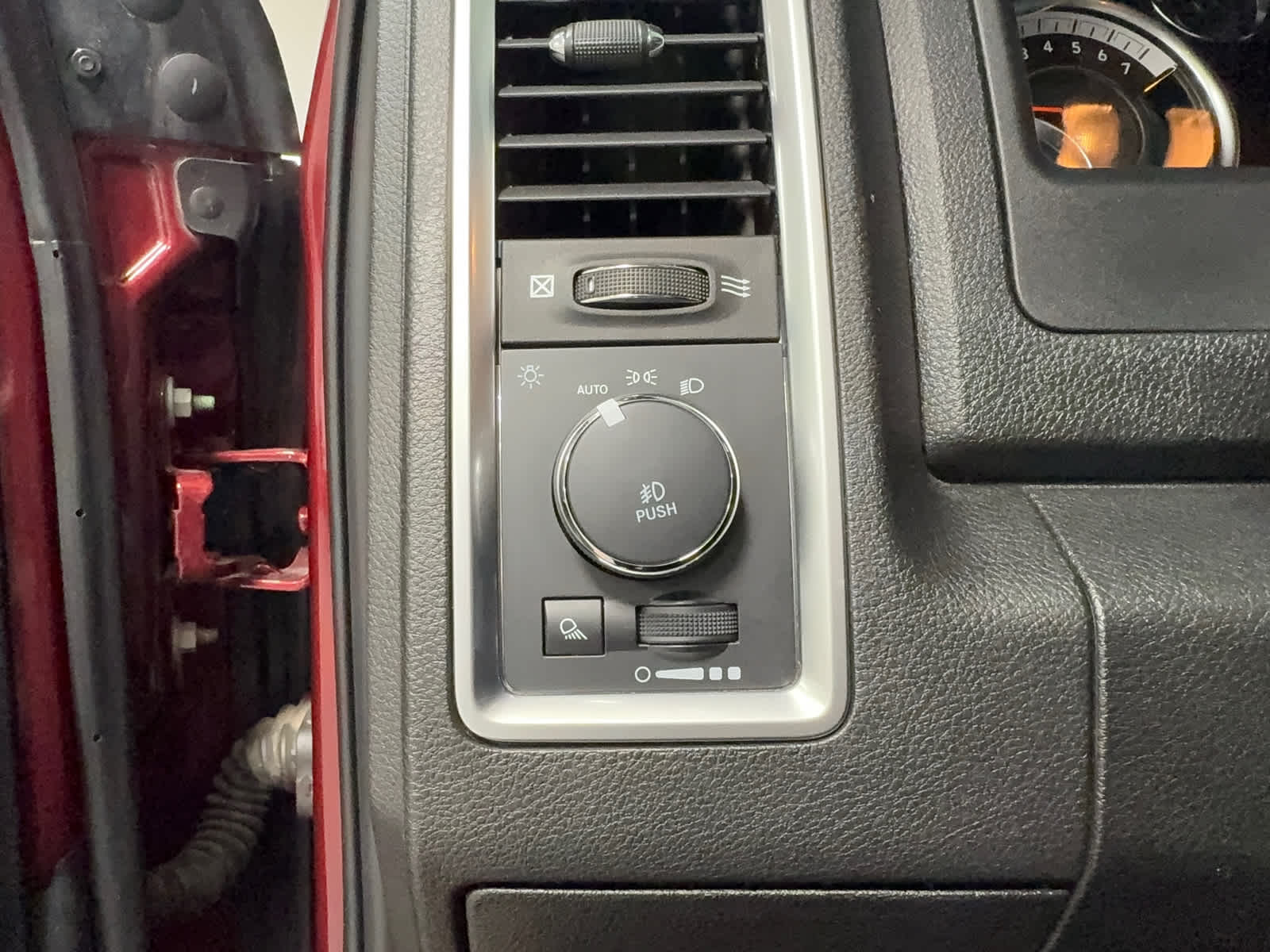 Thumbnail: 2022 RAM 1500 Classic - 26