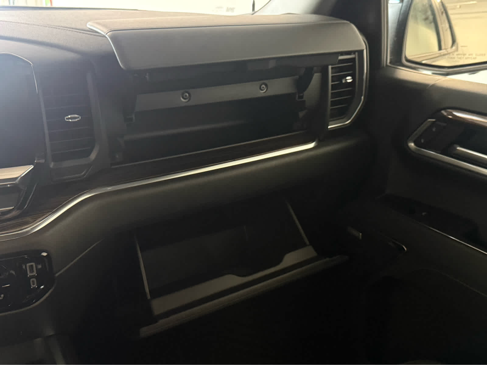 Thumbnail: 2025 Chevrolet Silverado 1500 - 19