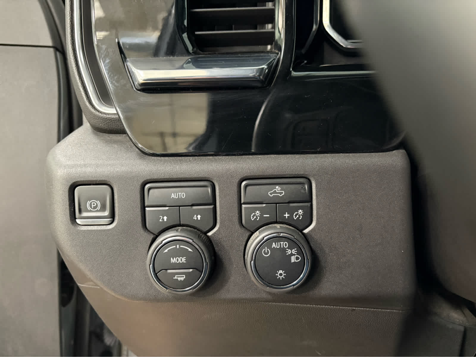 Thumbnail: 2023 Chevrolet Silverado 1500 - 24