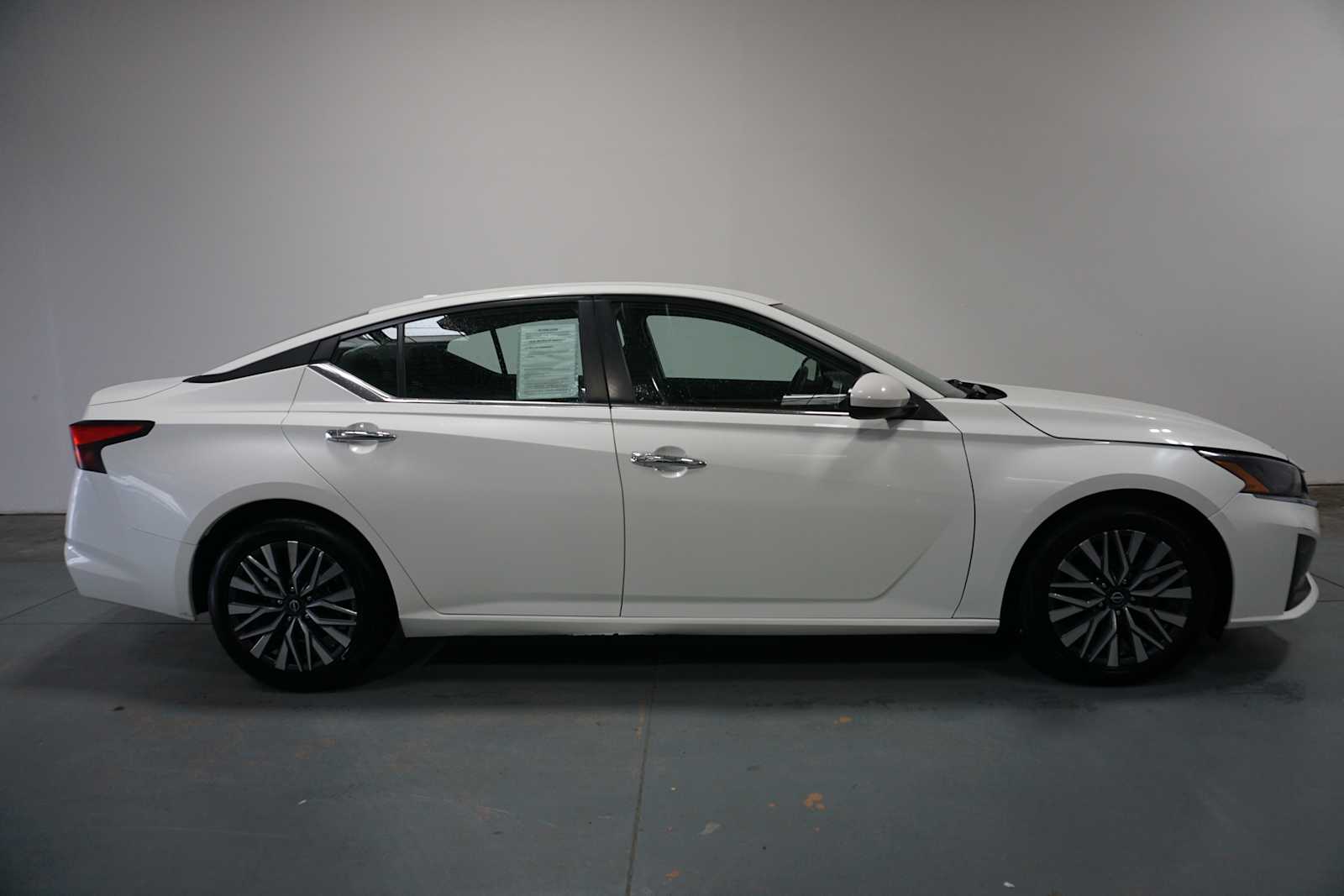 Thumbnail: 2023 Nissan Altima - 6