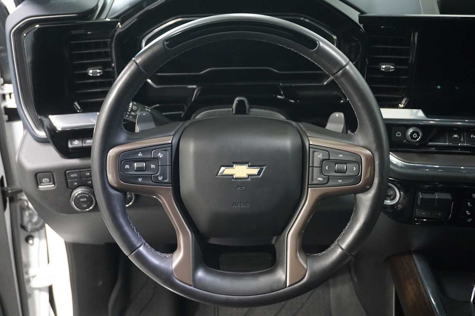 Thumbnail: 2023 Chevrolet Silverado 1500 - 17