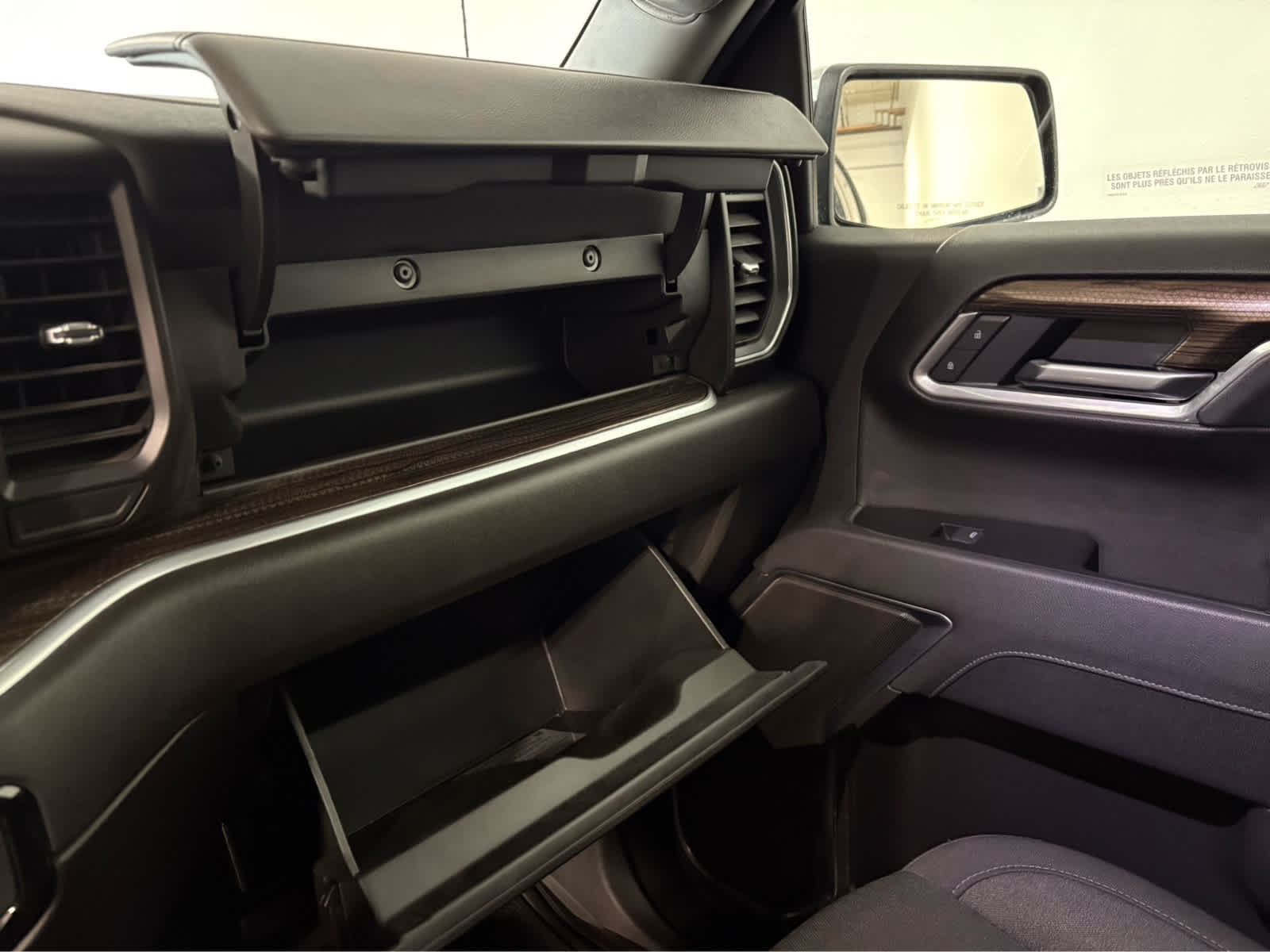 Thumbnail: 2025 Chevrolet Silverado 1500 - 25