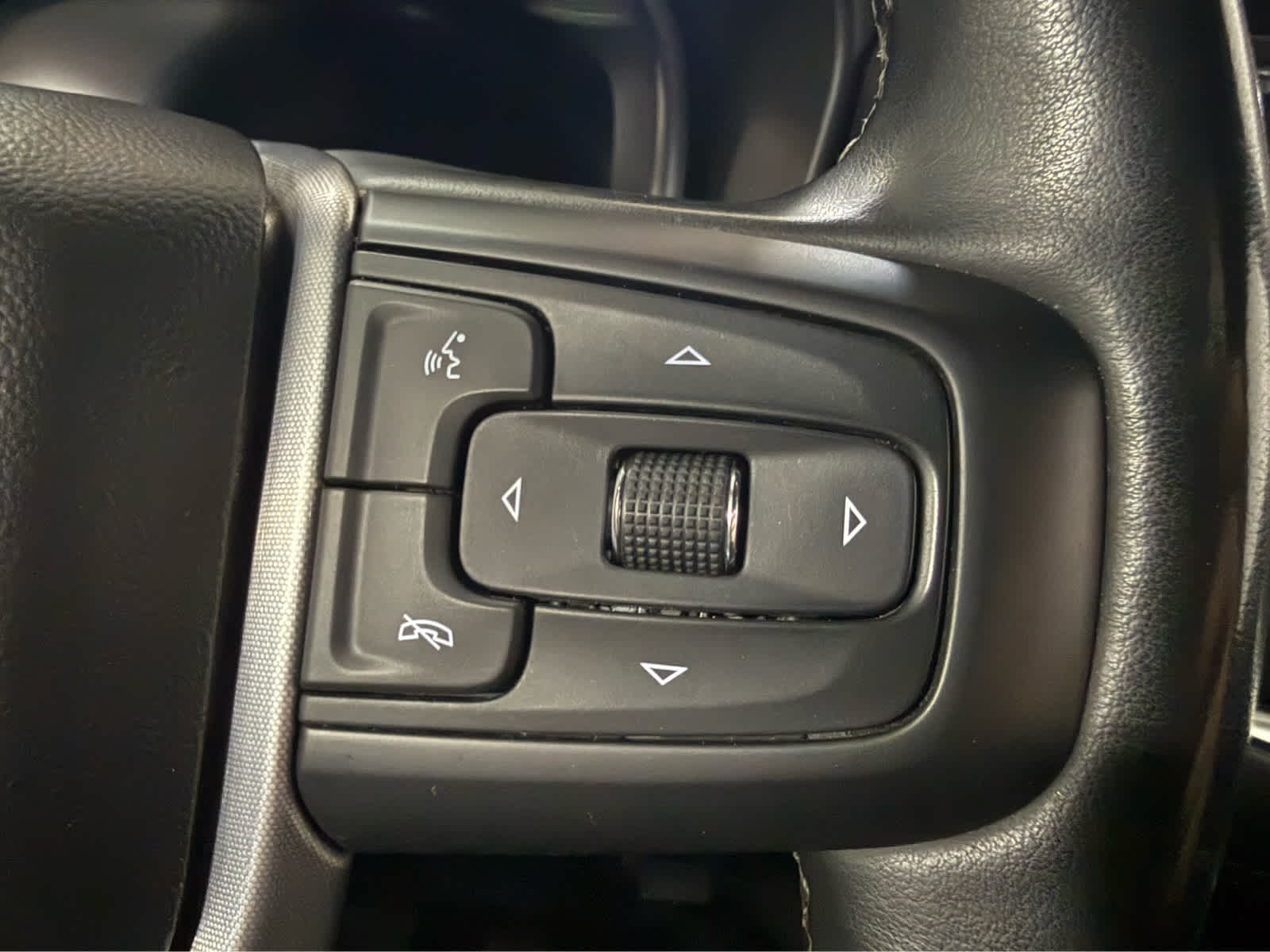 Thumbnail: 2024 GMC Yukon XL - 21
