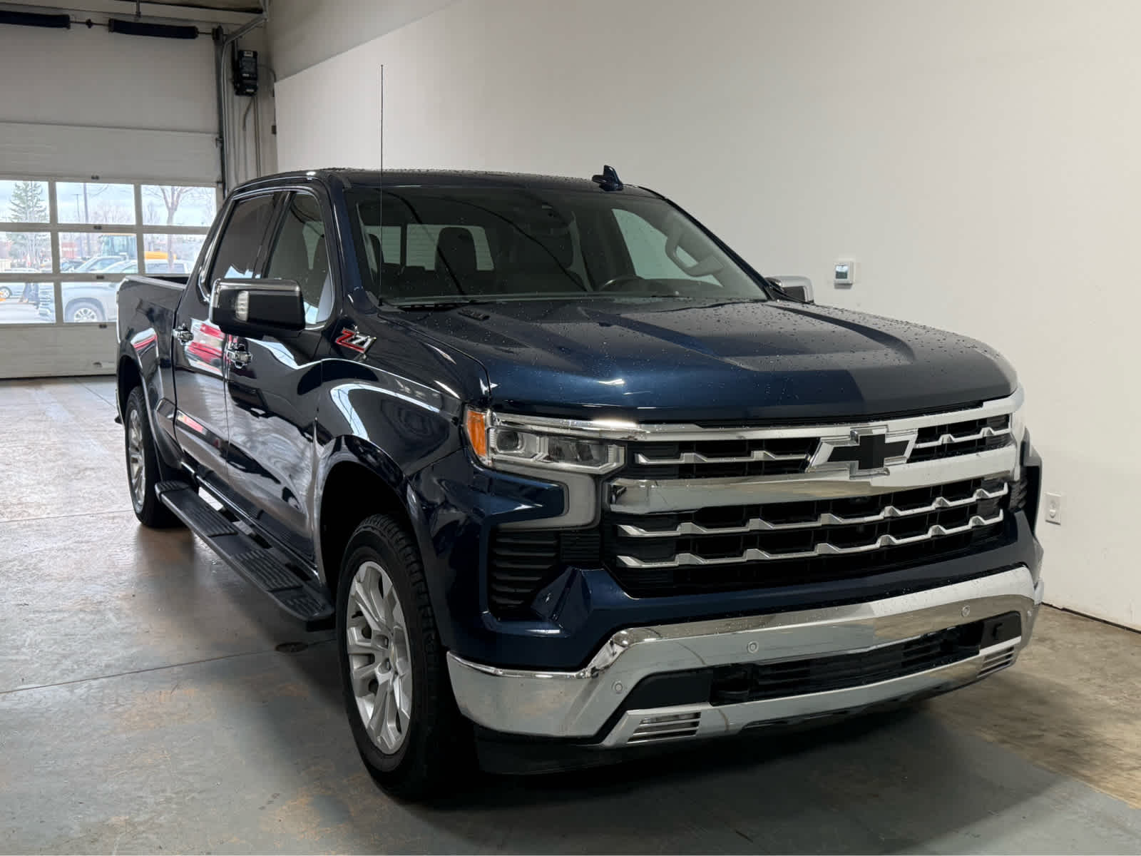 Thumbnail: 2022 Chevrolet Silverado 1500 - 5