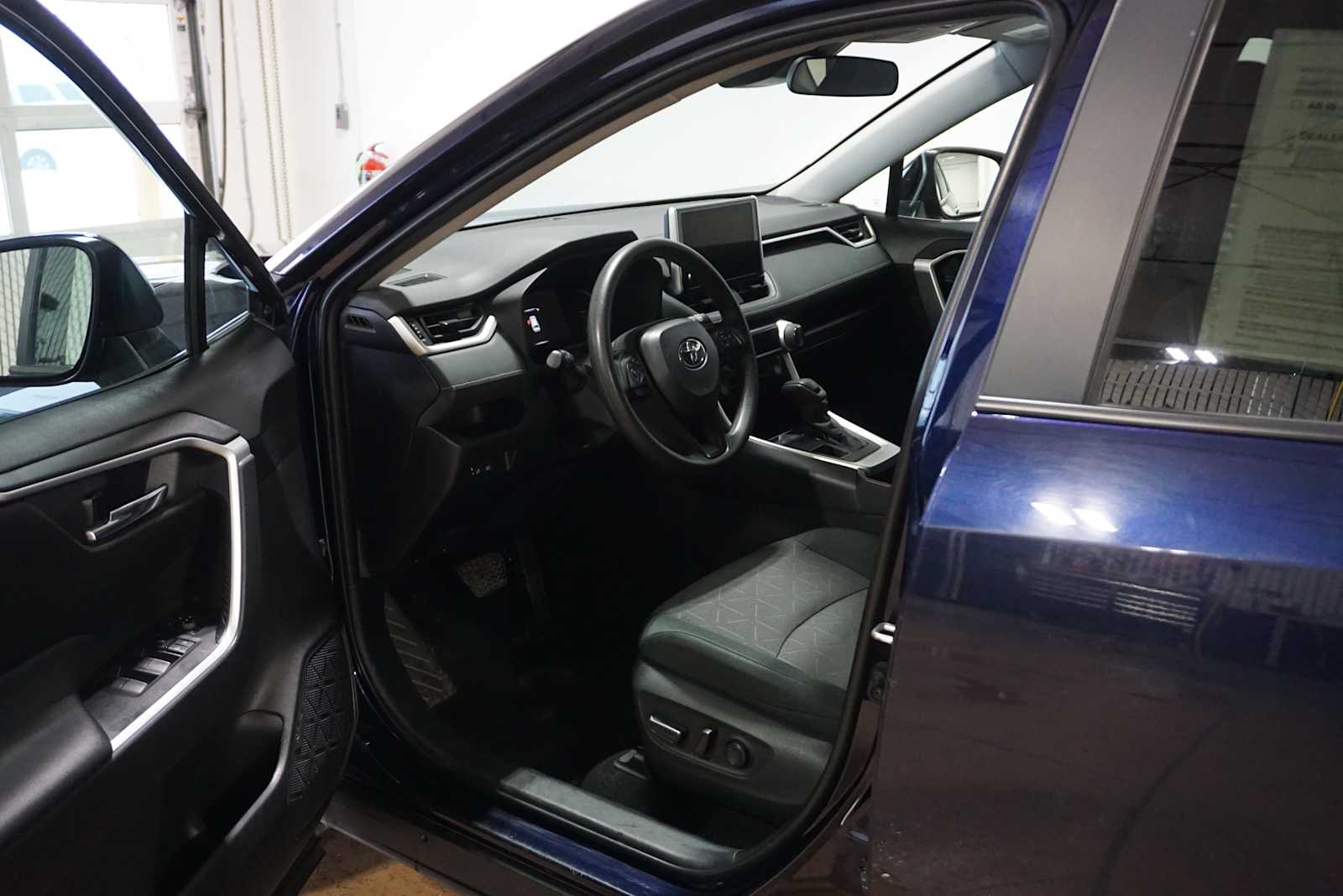 Thumbnail: 2024 Toyota RAV4 - 8