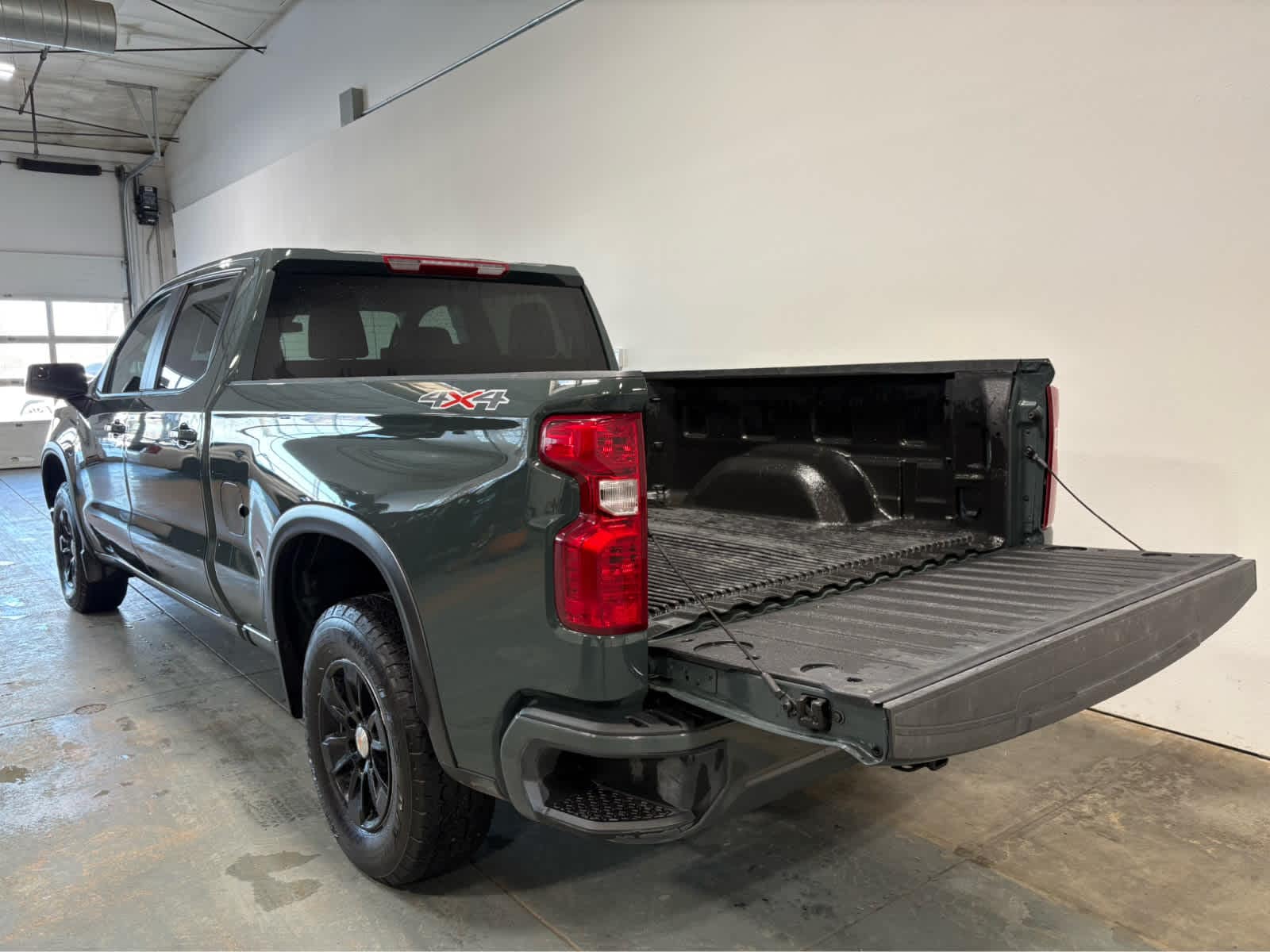 Thumbnail: 2025 Chevrolet Silverado 1500 - 4