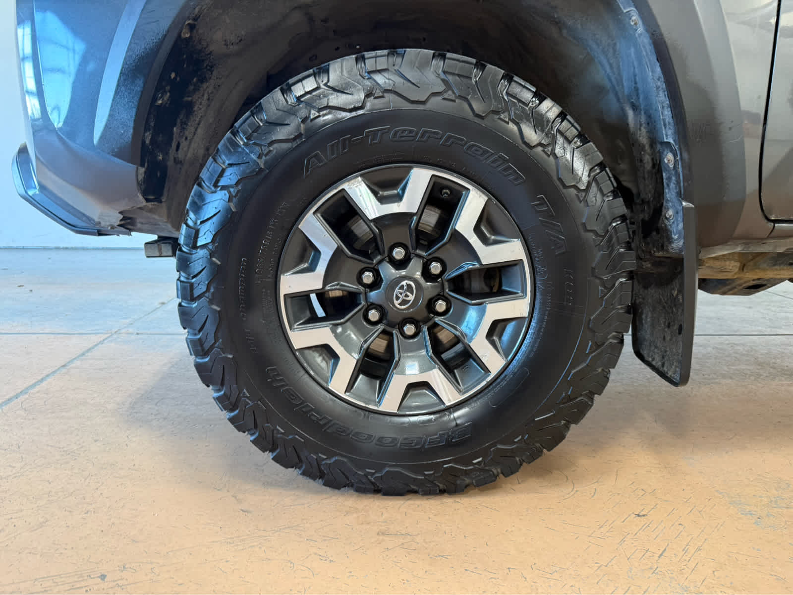 Thumbnail: 2017 Toyota Tacoma - 8