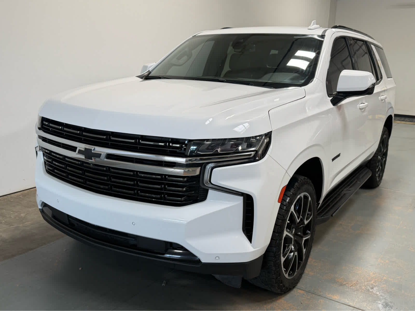 Thumbnail: 2022 Chevrolet Tahoe - 1