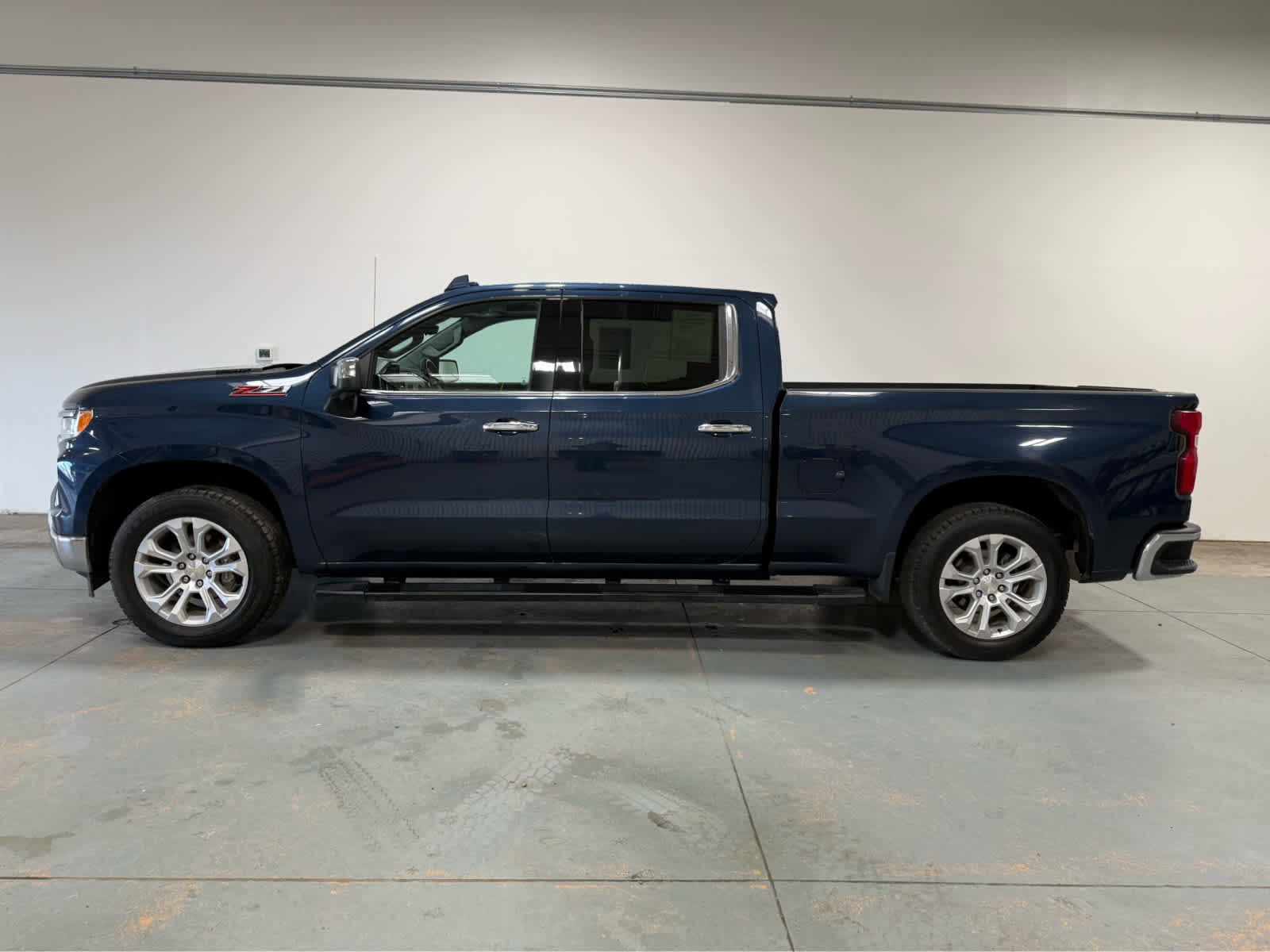 Thumbnail: 2022 Chevrolet Silverado 1500 - 2