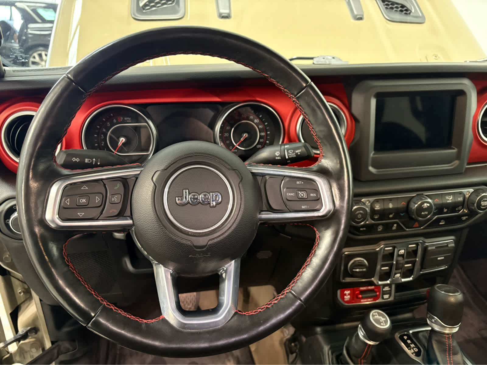 Thumbnail: 2020 Jeep Gladiator - 17