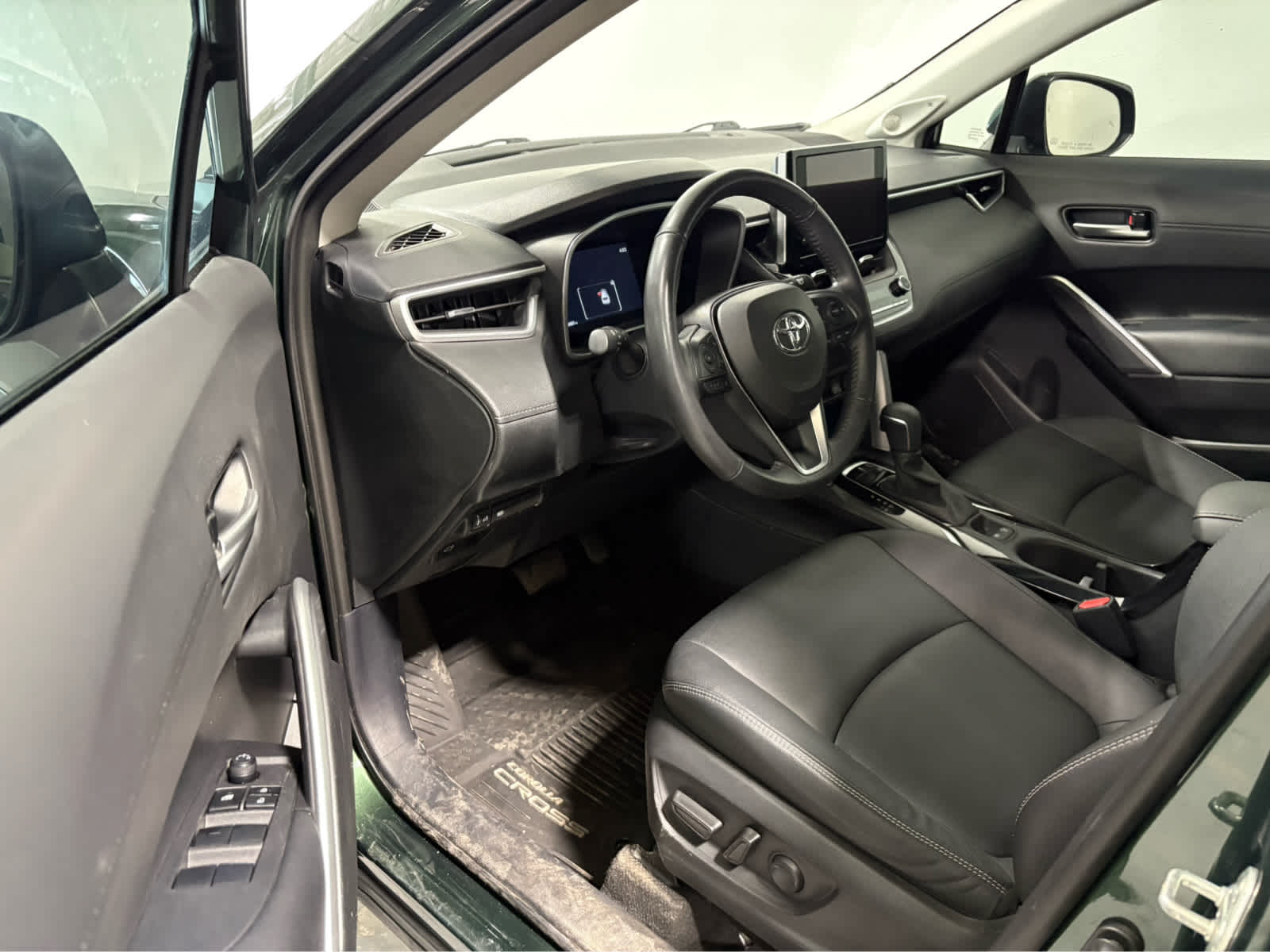 Thumbnail: 2023 Toyota Corolla Cross - 12