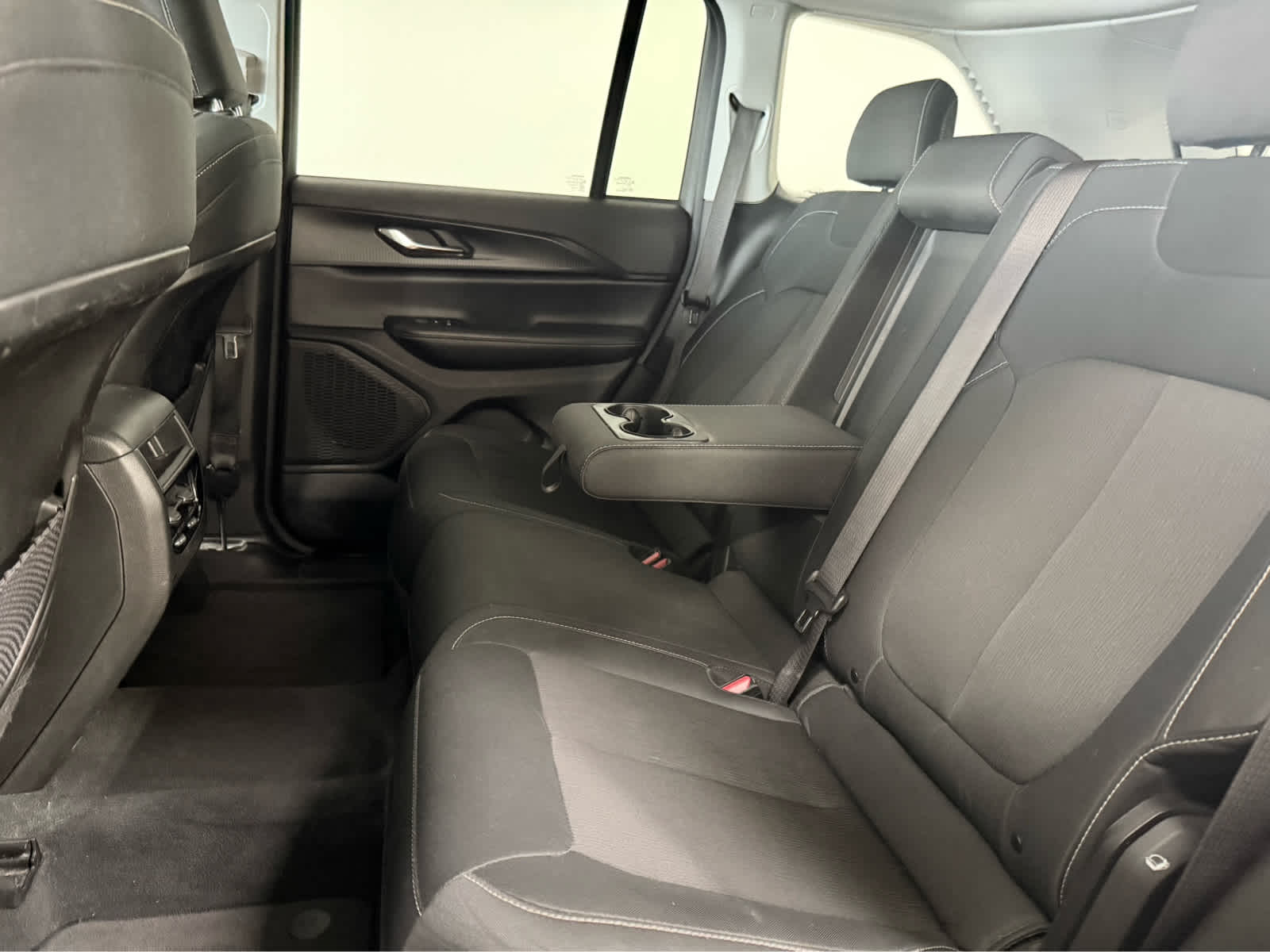 Thumbnail: 2024 Jeep Grand Cherokee - 16