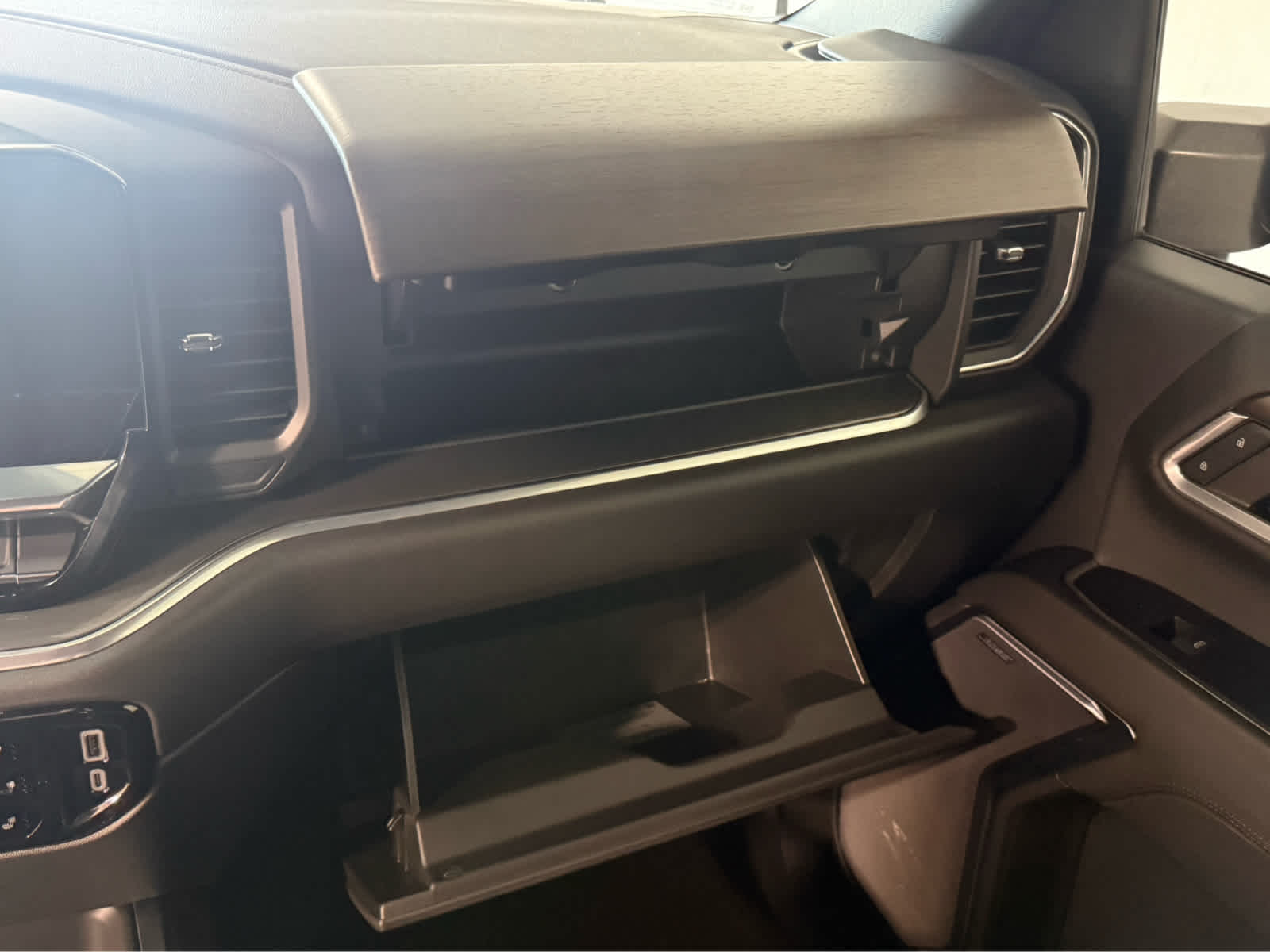 Thumbnail: 2024 Chevrolet Silverado 2500 - 21