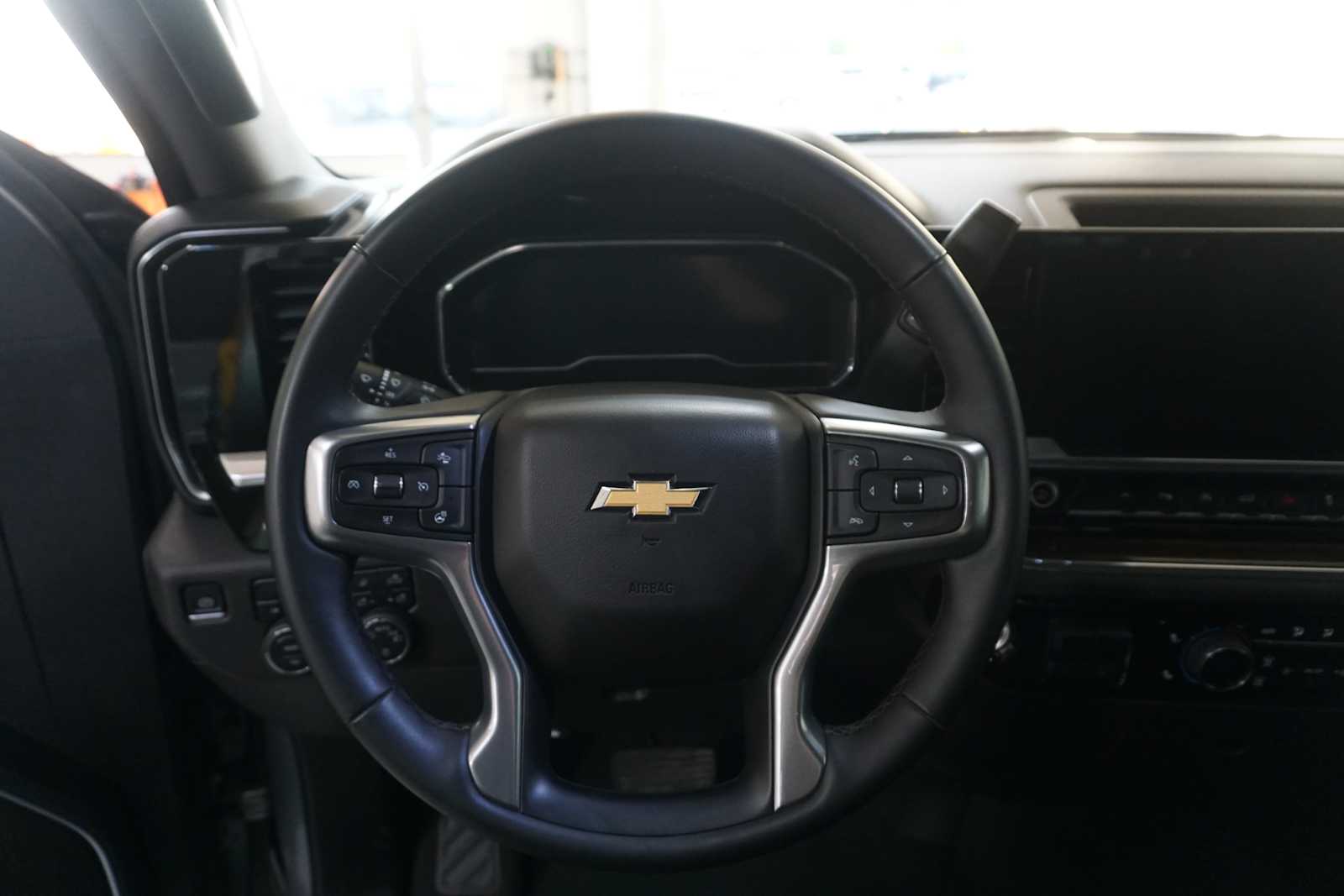 Thumbnail: 2023 Chevrolet Silverado 1500 - 18