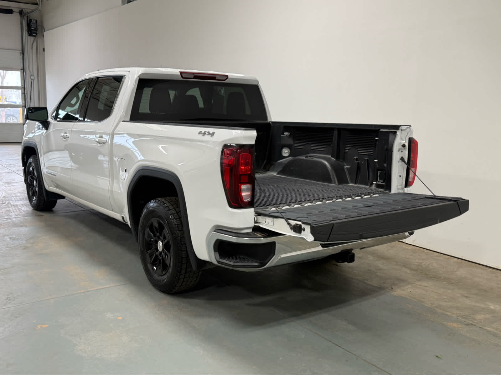 Thumbnail: 2023 GMC Sierra 1500 - 4