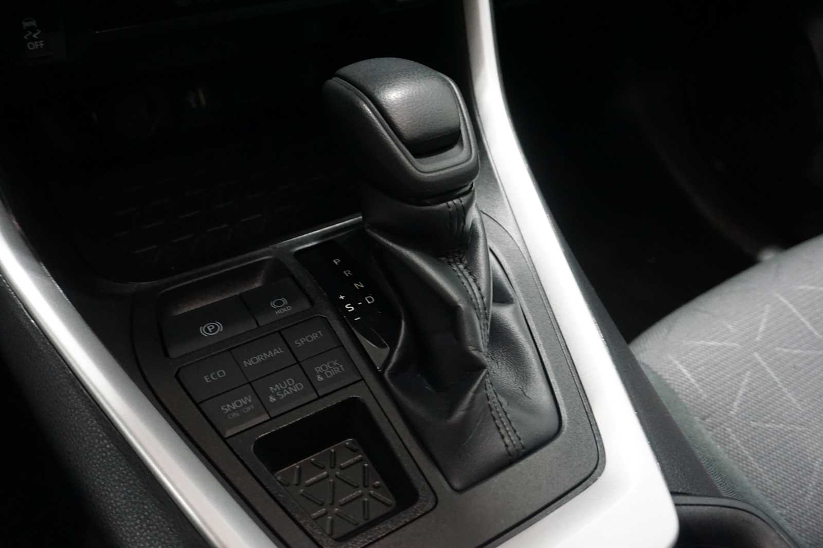 Thumbnail: 2023 Toyota RAV4 - 22