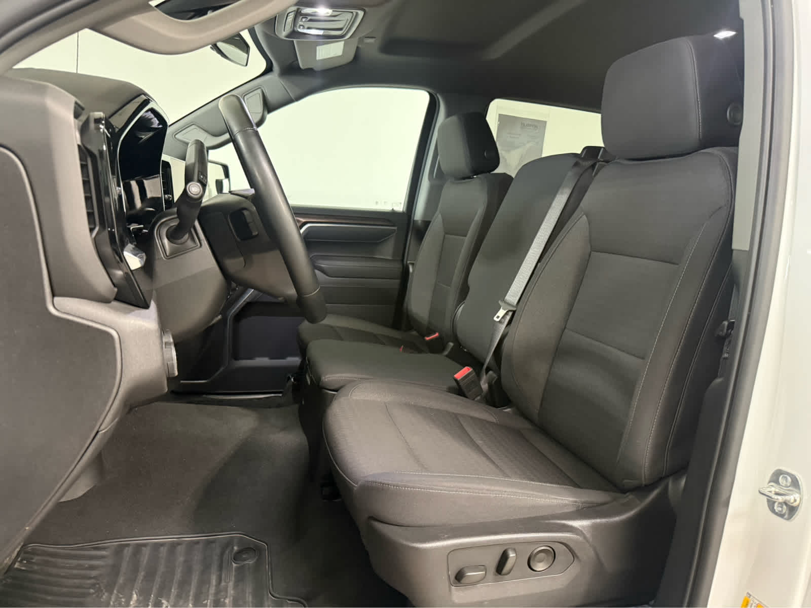 Thumbnail: 2025 Chevrolet Silverado 1500 - 14