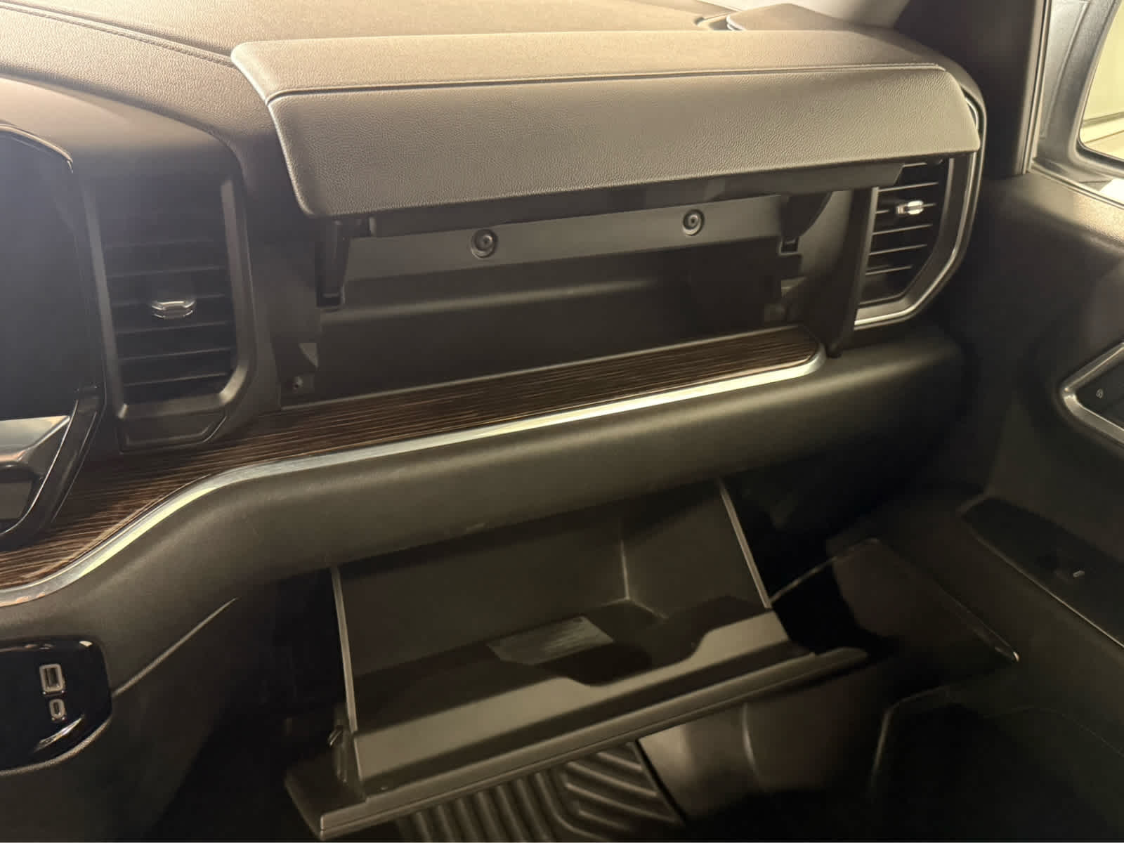 Thumbnail: 2023 GMC Sierra 1500 - 21