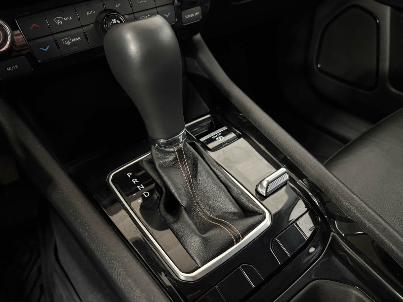 Thumbnail: 2022 Jeep Compass - 24