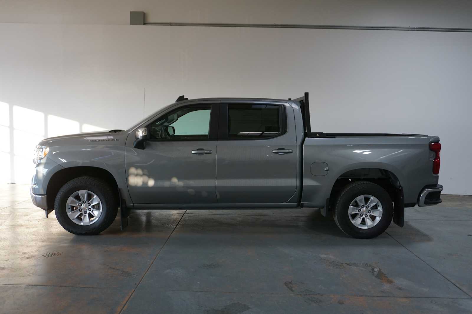 Thumbnail: 2023 Chevrolet Silverado 1500 - 3