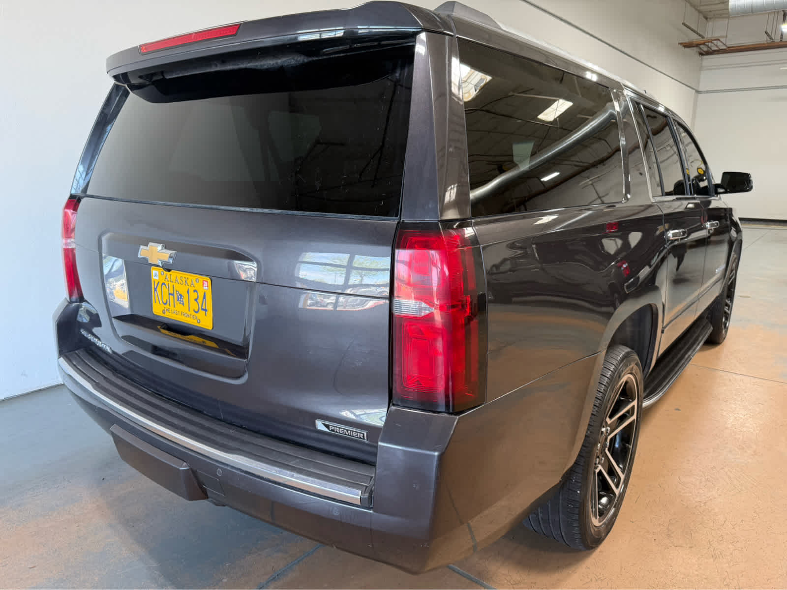 Thumbnail: 2017 Chevrolet Suburban - 7