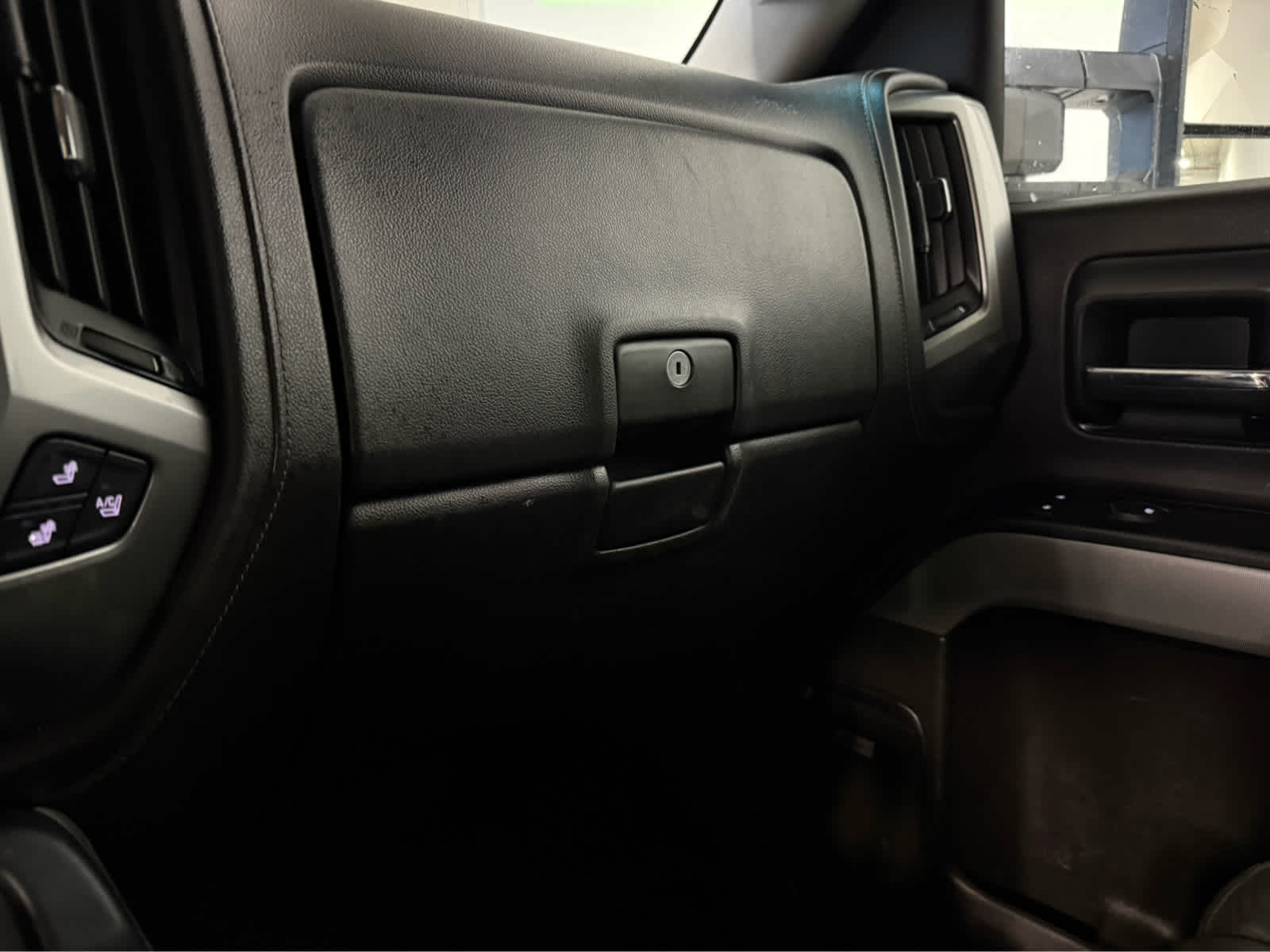 Thumbnail: 2014 Chevrolet Silverado 1500 - 21