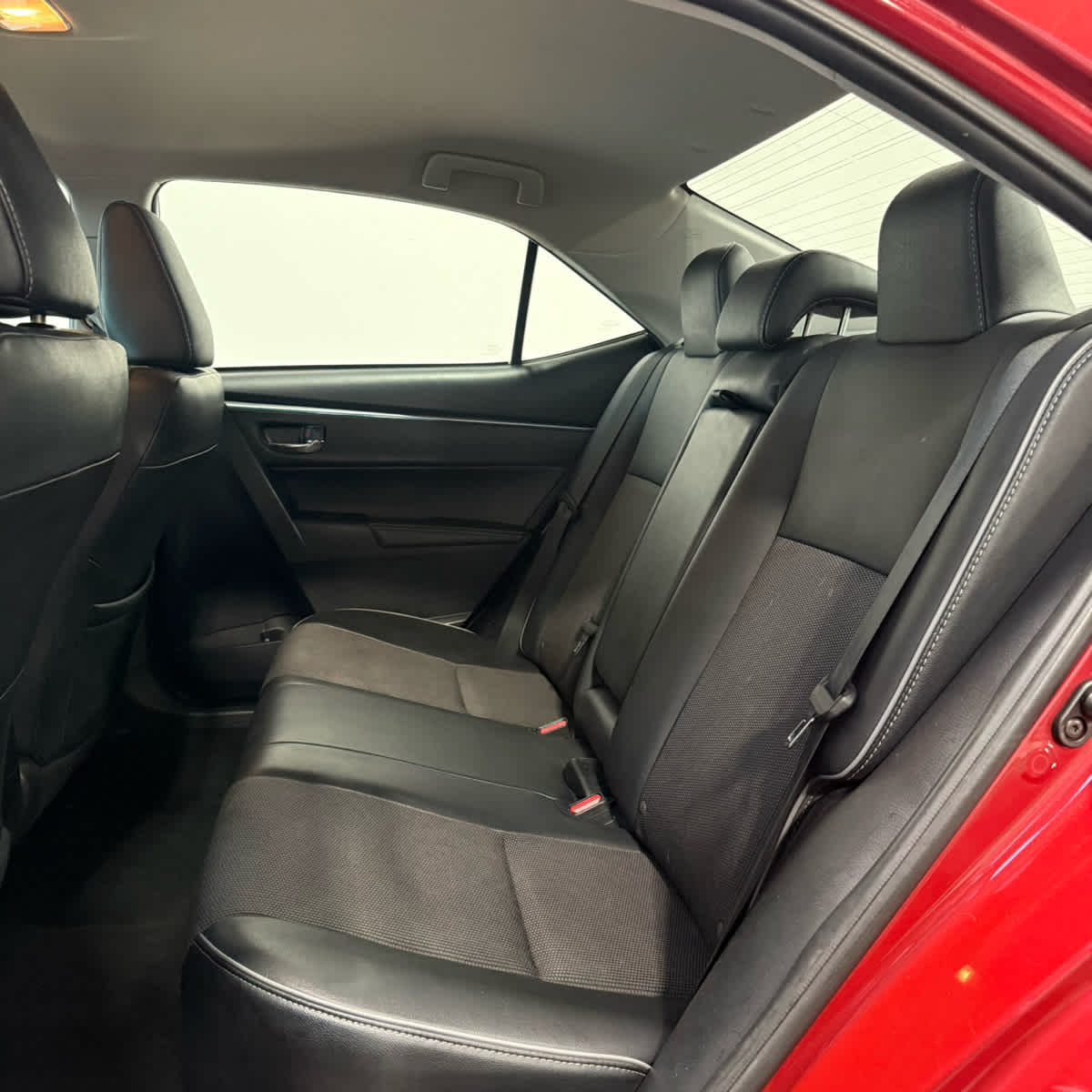 Thumbnail: 2015 Toyota Corolla - 15