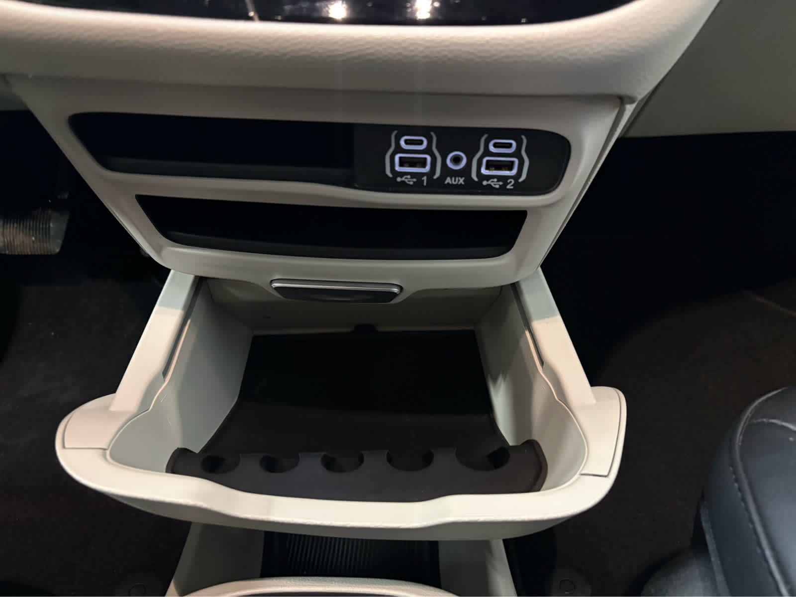 Thumbnail: 2024 Chrysler Pacifica - 26