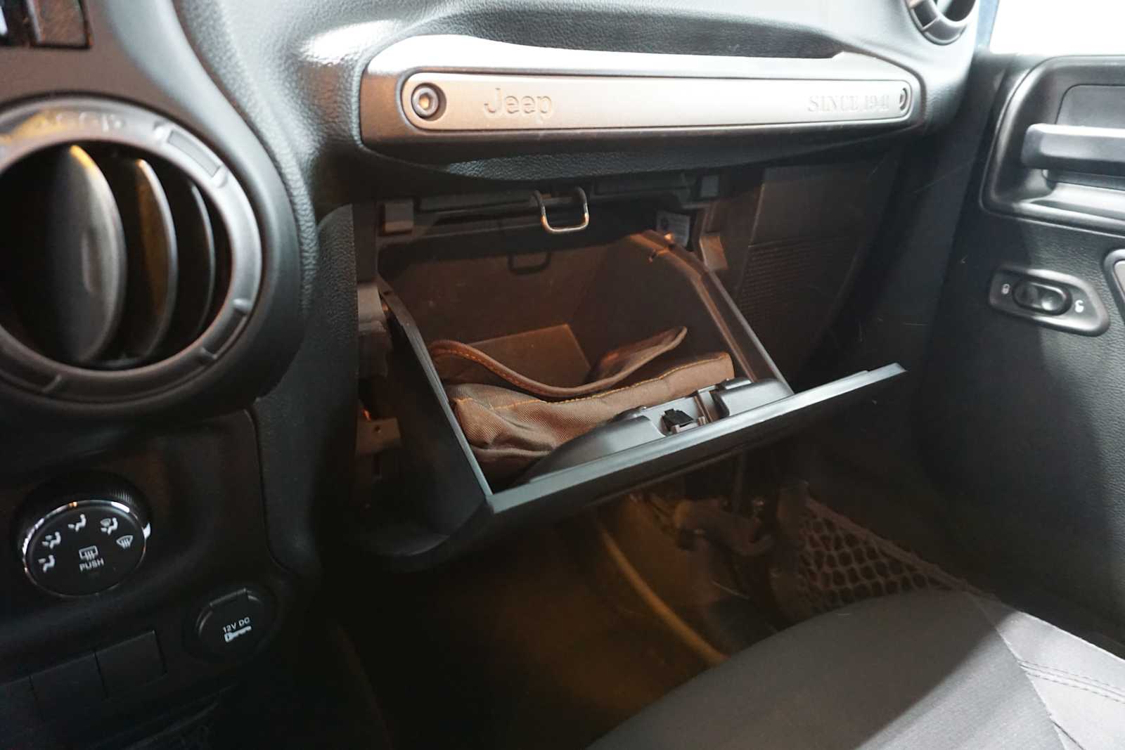 Thumbnail: 2018 Jeep Wrangler - 20