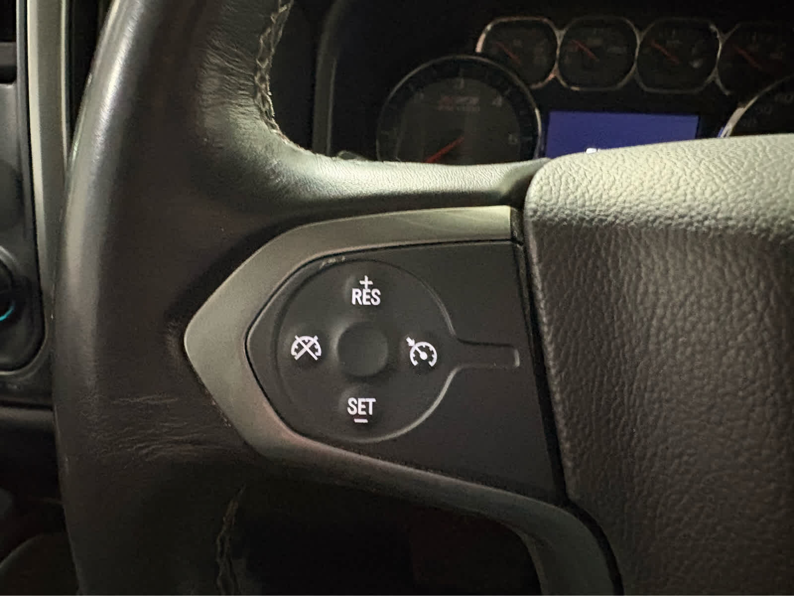 Thumbnail: 2018 Chevrolet Silverado 1500 - 19