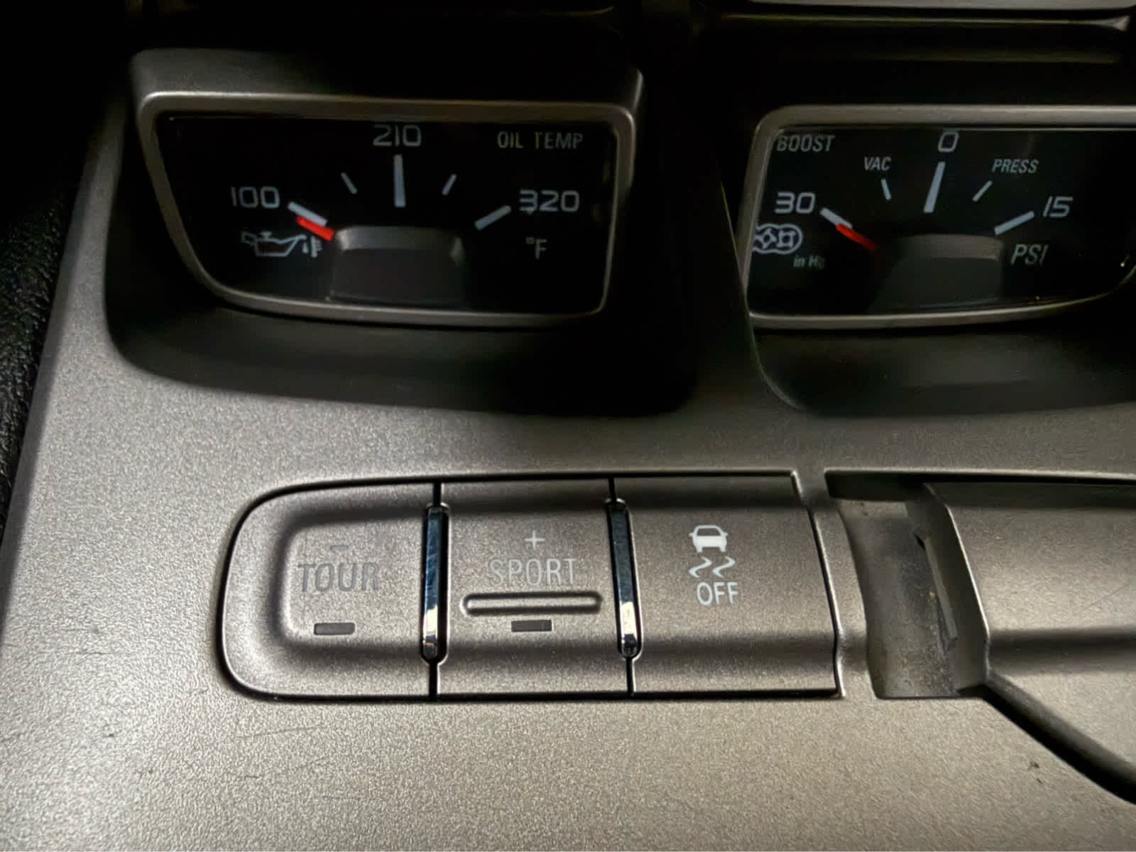 Thumbnail: 2015 Chevrolet Camaro - 25